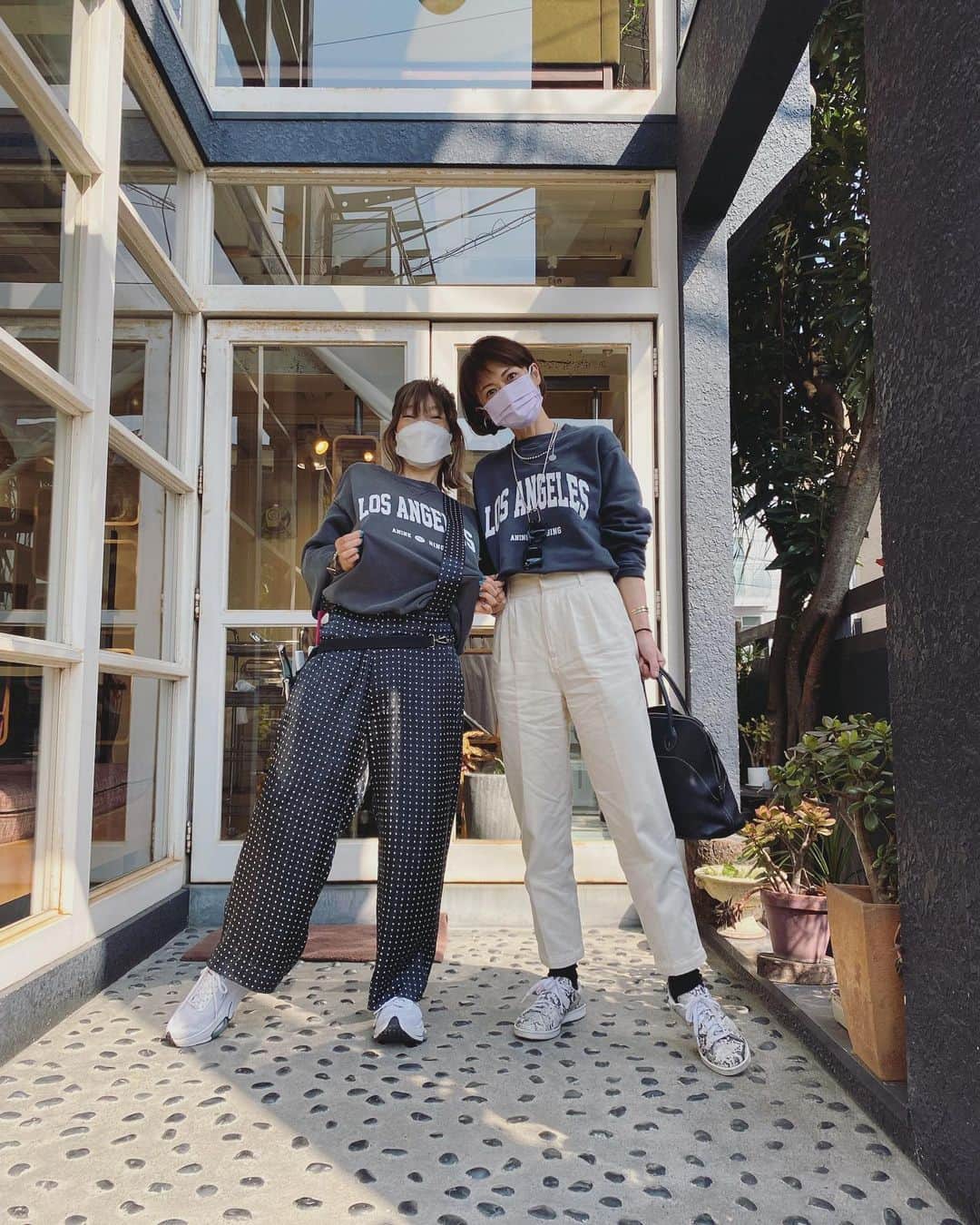 畑野ひろ子のインスタグラム：「@roraima.daikanyama へ。 偶然、　@roraima_mikiyarita さんとトレーナー（　@third_magazine ）お揃い😍‼️」
