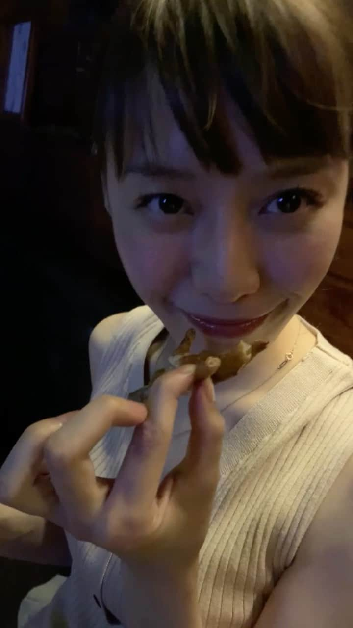 綱島恵里香のインスタグラム：「. . 鳥さんの脚を頂きチャレンジ とっても楽しそう‼︎ また笑って行ける日が来るといいなぁ 🇨🇳 . .」