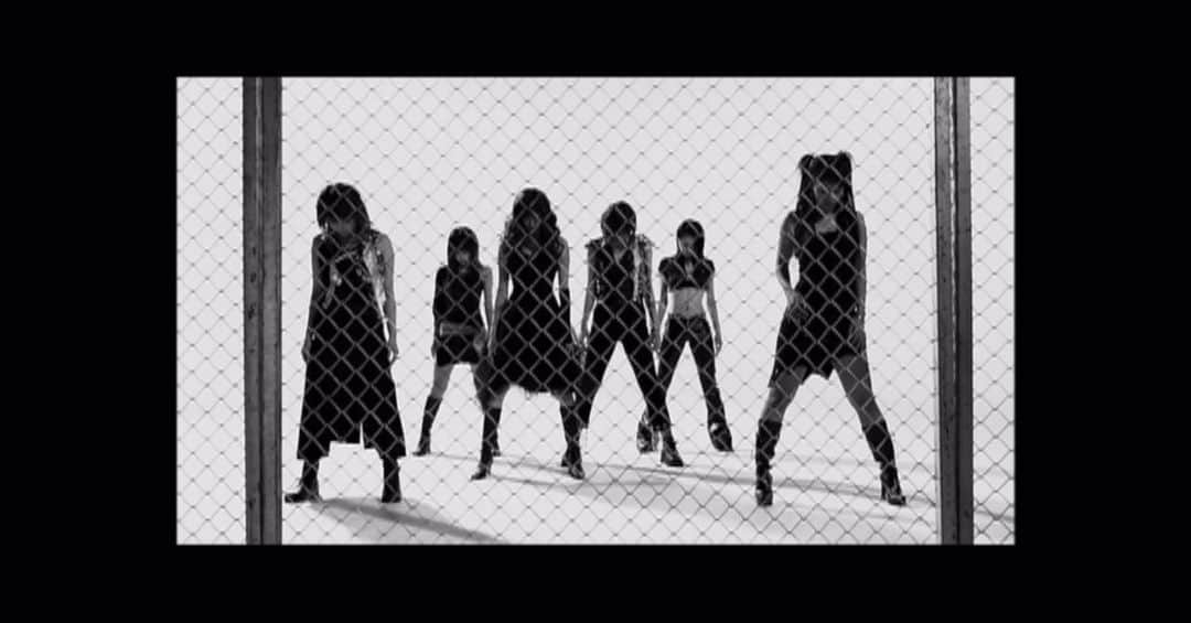 のインスタグラム：「2004年3月3日 18年前...  Buzy 「鯨」の発売日でした。  今もたくさんの方に聴いていただけて幸せです☺️  ありがとう✨  フルバージョンのMVはテイチクさんのYouTubeにあるので、気になる方は検索してみてください☺️  #3月3日 #ひなまつり #Buzy」