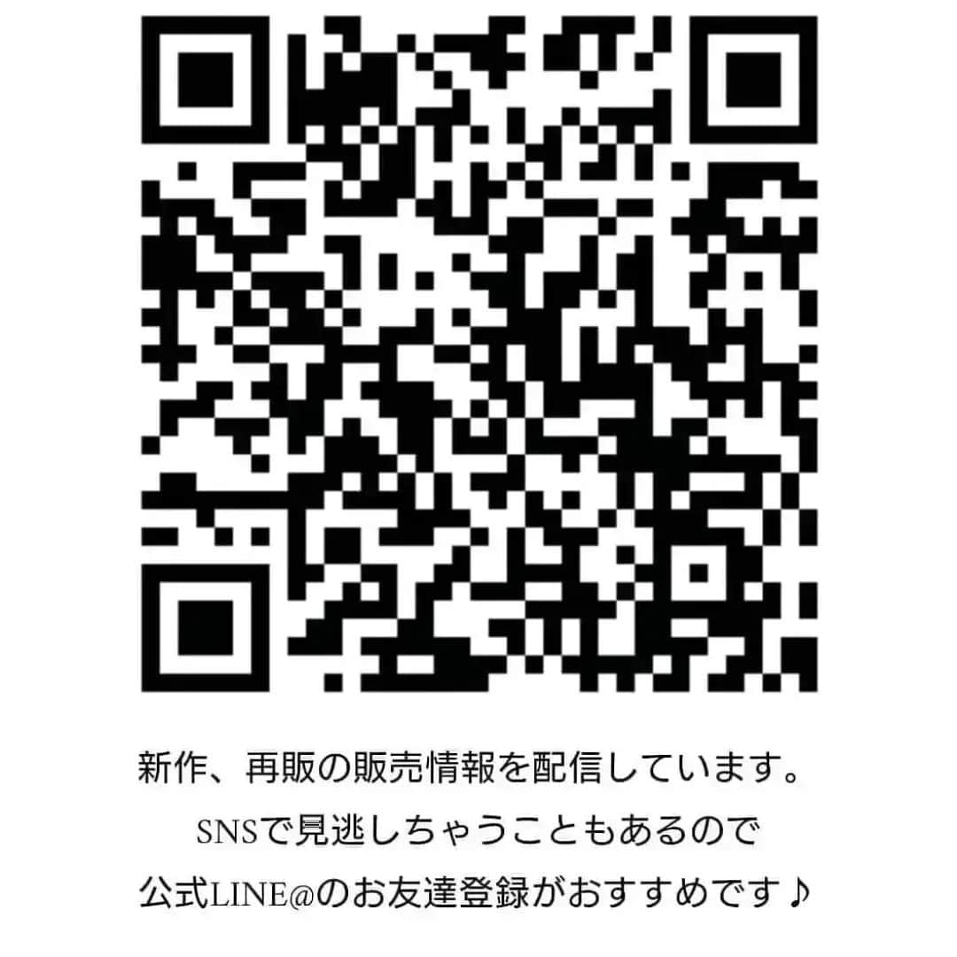 平アスカさんのインスタグラム写真 - (平アスカInstagram)「今月の @lildor_official はこちらの再販です。 ちょうど1年程前に販売したVネックオーガンジーワンピース。 暖かくなってきた春の陽気にちょうどいい、美しいブルーのオーガンジー素材です。 インスタライブでも言ってくださっていた「着るだけでおしゃれになれる」ワンピース。予約販売なので期間中のみ購入可能。 予約販売は3/14（月）21:00〜スタート。 20:30〜インスタライブ配信も . 販売情報はスワイプで公式LINE@のご登録がおすすめ。 #LiLDOR #リルダール #ドレス #ワンピース」3月3日 18時03分 - asucataira