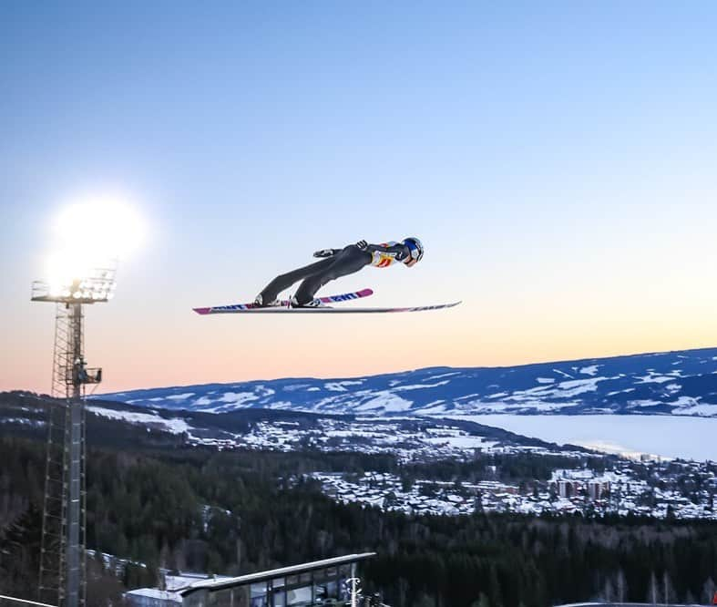 小林陵侑のインスタグラム：「Takk Lillehammer!! 明日はOslo😊😊 @rawairtournament  📸 @skijumpingpl」