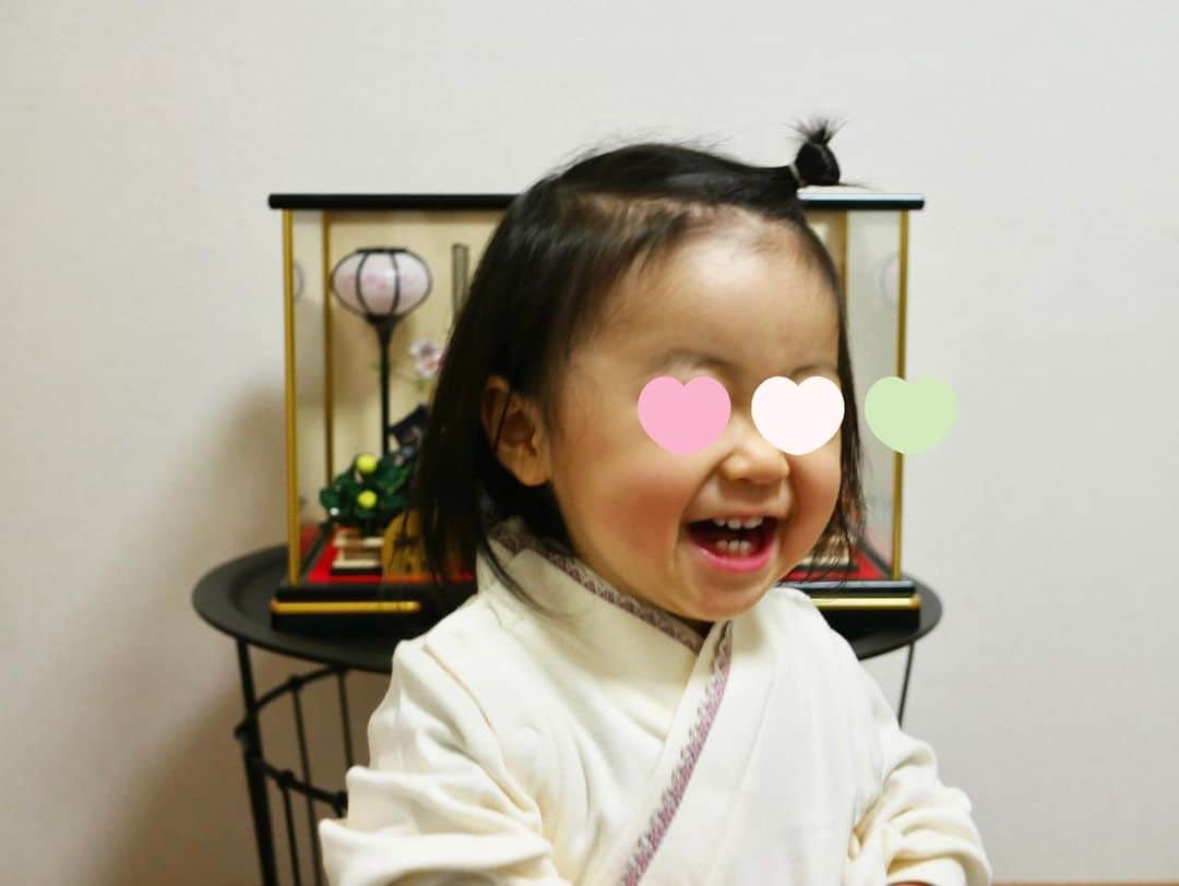 小玉ゆういのインスタグラム：「2回目のひな祭り🎎  頑張って作ったひな祭りプレートは ほぼひなあられしか食べなかった！  手作りケーキも いちご食べ終わったら失速してた！  それも成長の証✊」
