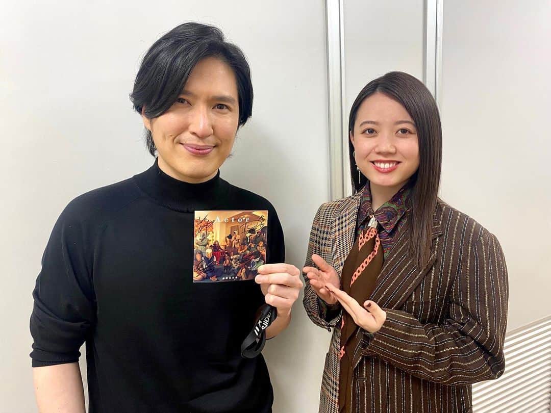 Peppe（緑黄色社会）のインスタグラム：「光栄なことに、清塚さんと２台ピアノでショパン「ワルツ 第14番」を演奏させていただきました！！！今年はこれを機にクラシックを弾いてる場面も見せたいな…ということで鍛錬します🌼 素敵な時間をありがとうございました☺️ #クラシックTV」