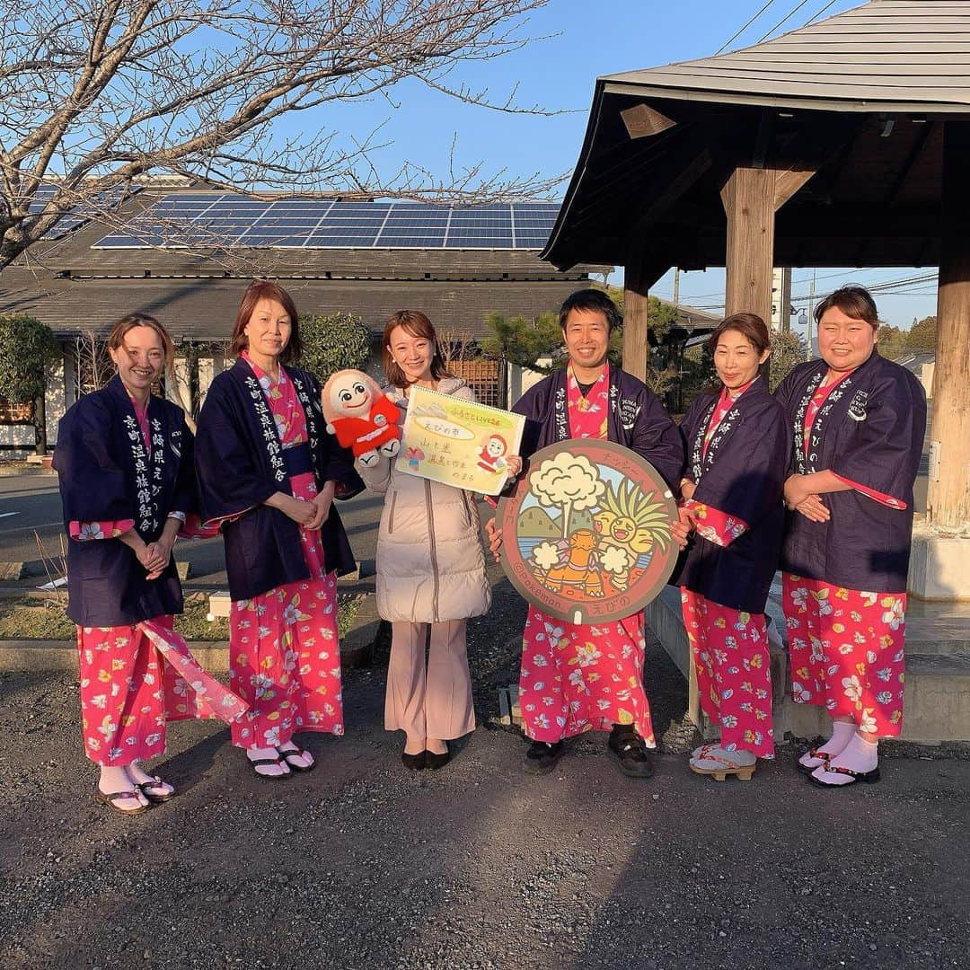 仮屋未来さんのインスタグラム写真 - (仮屋未来Instagram)「えびの市から中継でした！ ⁡ 京町温泉みなほ会のみなさんと😊 ⁡ 十兵衛の宿の足湯癒されました♪ ⁡ #えびの市　#宮崎 #温泉　#みなほ会 #京町温泉　#十兵衛の宿」3月3日 23時07分 - miku__kariya