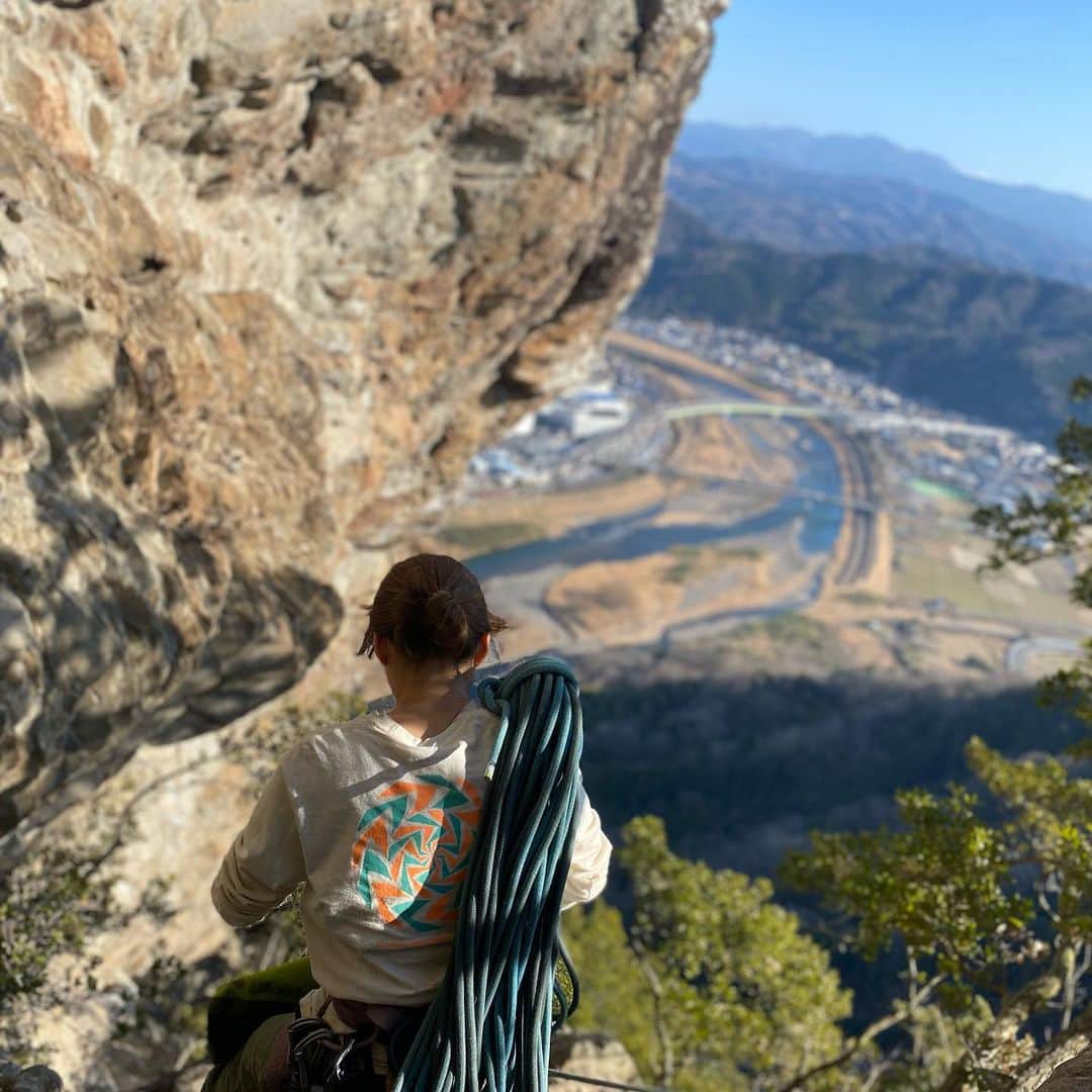 のインスタグラム：「thank you for your support😌  @awesome_climbing_equipment  @eyecandyworks」