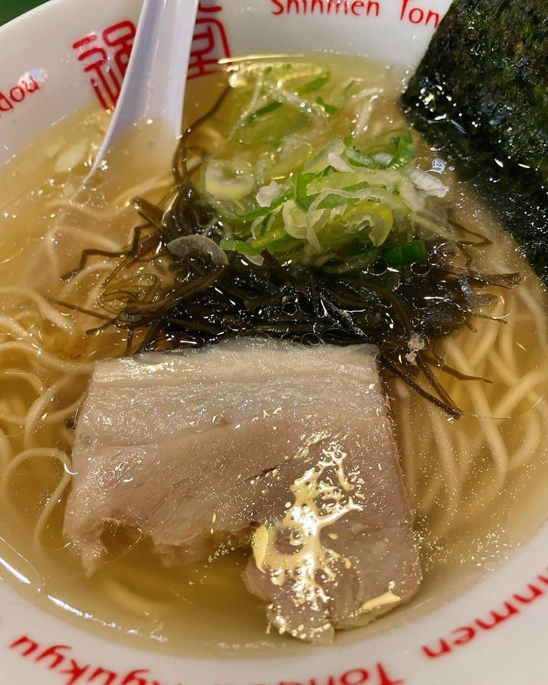 さきさんのインスタグラム写真 - (さきInstagram)「ラーメン博物館行ってきた🍜 . . 全部食べる気でいたけど お腹パンパンになっちゃって 3種類しか食べれなかった😟 . . どこのラーメンも美味しかったけど わたし的には1枚目の龍上海の 味噌ラーメンが1番美味しかった！！ . . 是非横浜行くなら行ってみてねん💕 . . #ラーメン #ラーメン博物館  #らーめん大好き #らーめん女子  #横浜 #横浜観光 #横浜グルメ」3月3日 23時35分 - saaachan1017