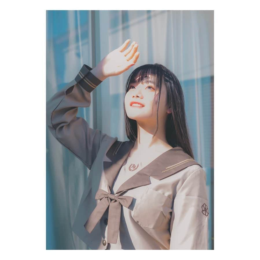 ANRIさんのインスタグラム写真 - (ANRIInstagram)「・⁣ ・⁣ ・⁣ ・⁣ ⁣ 高校3年生。3月。 ⁣ ⁣ #制服  #ljk  #韓国制服  #セーラー服  #バレンタイン  #じーふぉり  #いいね返し  #03  #JKの素敵な思い出 #fff  #lfl  #flf  #instagood  #i  #swag  #ポートレートしま専科  #photo  #like  #ootd  #followme #ポートレート #キリトリセカイ #卒業 #卒業式  #ストレートヘア #ポトレ #Varentine」3月4日 0時29分 - anri_n0822