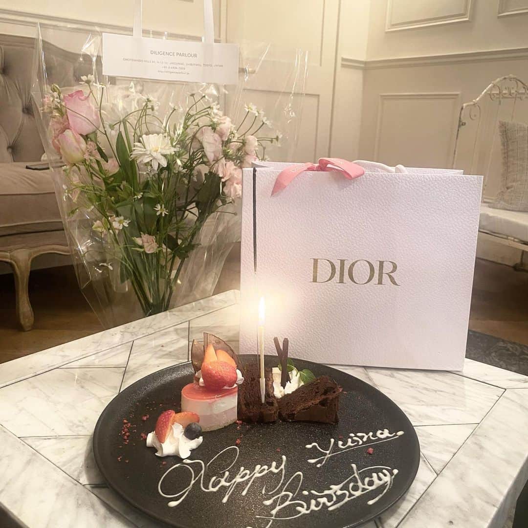 YUINAのグルメインスタ