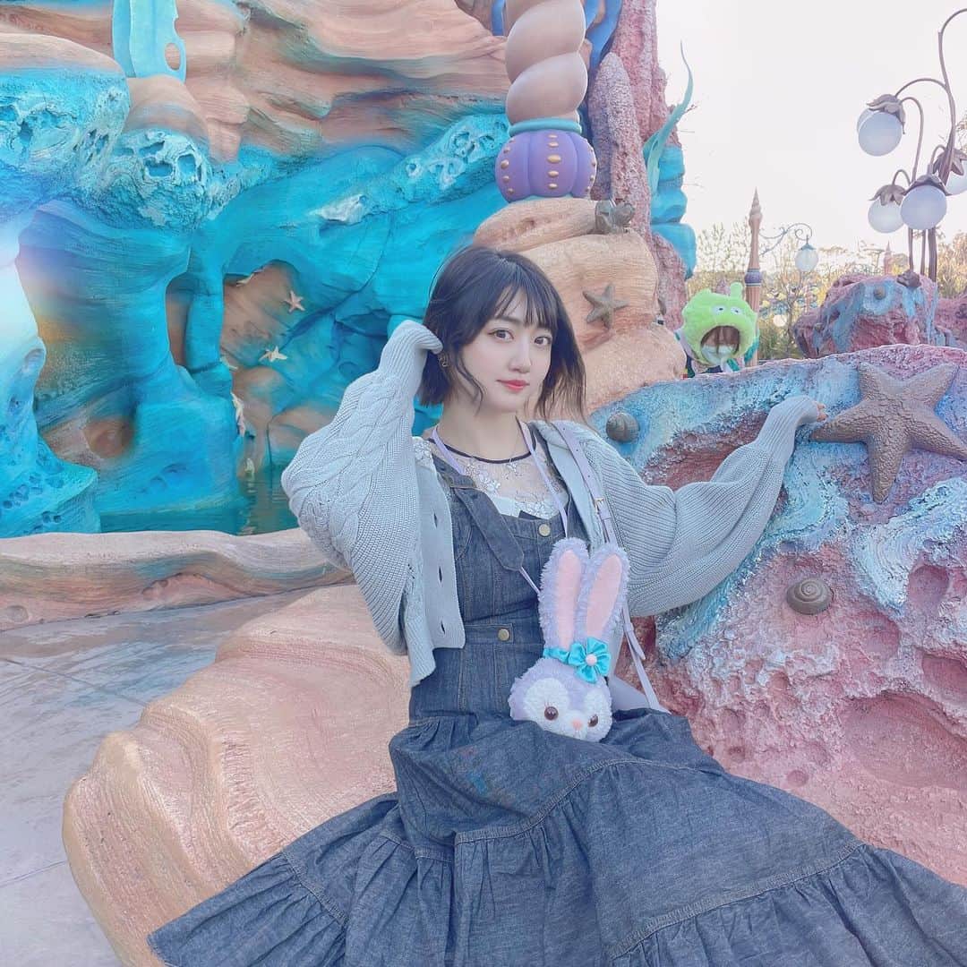 東美希のインスタグラム：「Mermaid Lagoon...🧜‍♀️🐚 . . . #disneysea #disneyland #disney #ディズニーシーコーデ  #ディズニーランド #ステラルーコーデ #ステラルー #マーメードラグーン #ショートボブ #lagunamoon #snidel」