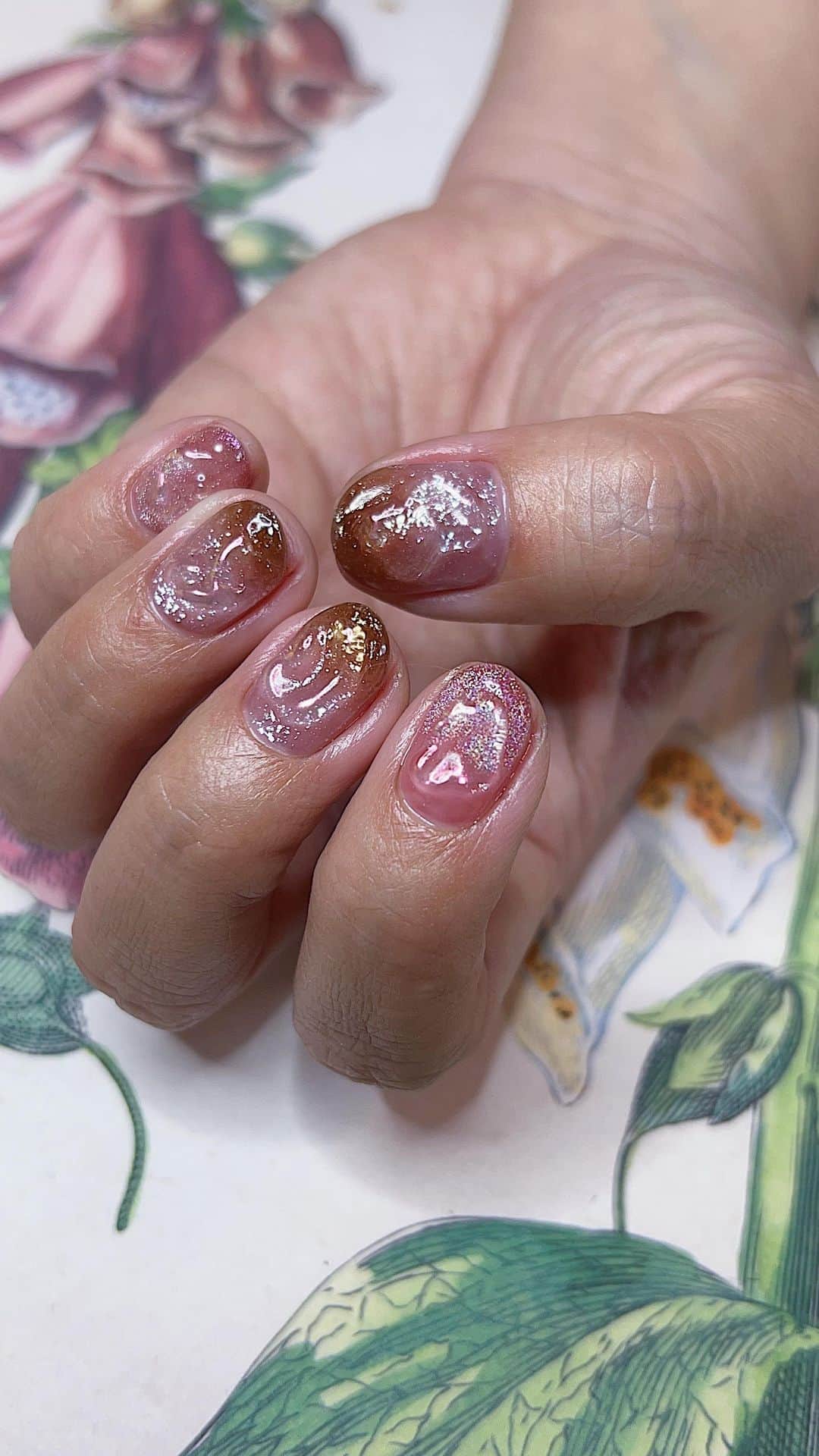 KAI32のインスタグラム：「@music.jp_onlinesalon  オンラインサロンでネイルイベントをやるよ！🌼✨ 是非参加してね♡ . ■Nail Rainbow 2022 Spring🌈 開催日：2022年4月5日（火） 10：30から19：40終了予定 開催方法：オンライン会議ツールZoomにて開催 参加方法：参加にはチケットの購入が必要です チケット料金：第一回特別記念価格6,600円（税込） URL:https://music-book.jp/extra/nailrainbow2022spring 購入はプロフィールリンクから専用ページにアクセスしてください。」
