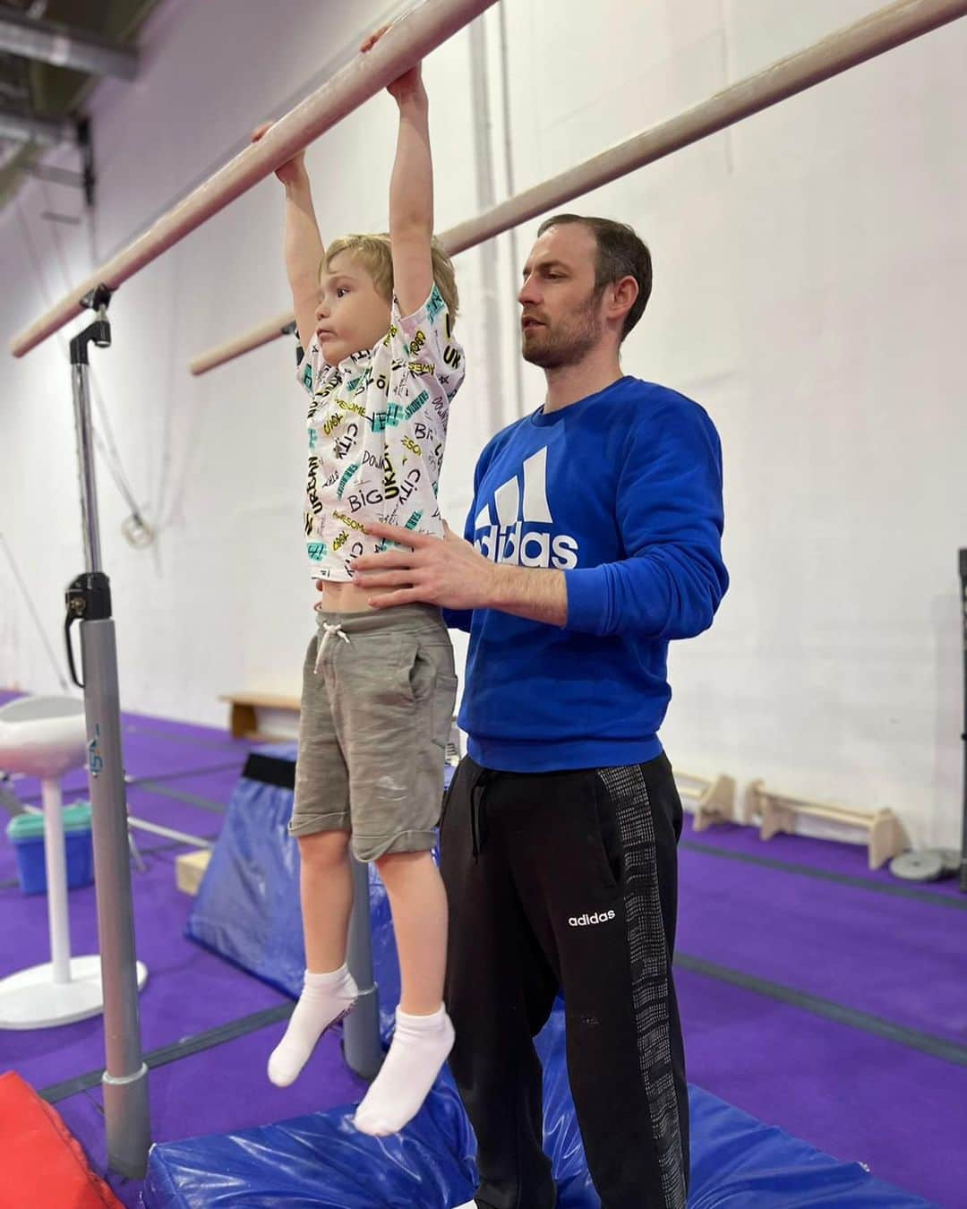 キセニア・アファナセワさんのインスタグラム写真 - (キセニア・アファナセワInstagram)「Мой юный гимнаст 🤸‍♂️😄」3月4日 18時26分 - ksenia3333