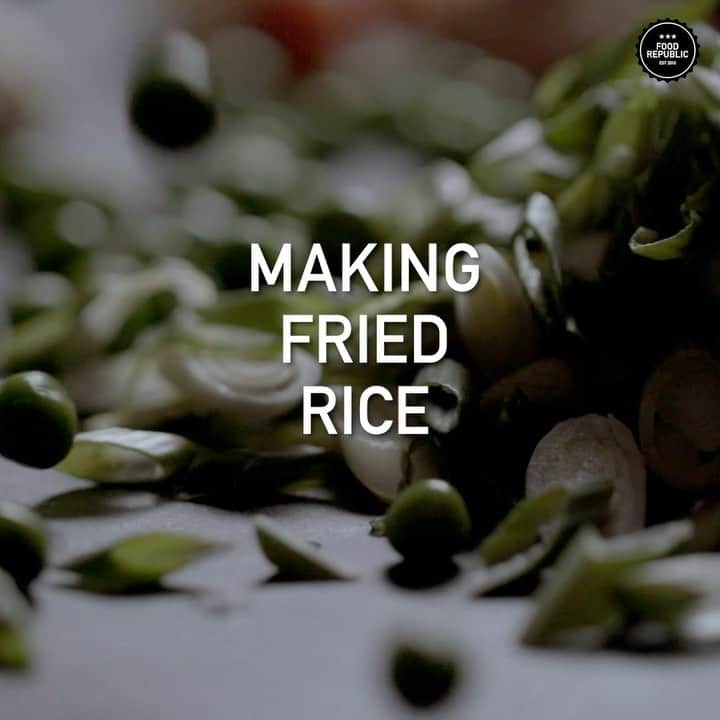 Food Republicのインスタグラム：「Take your #friedrice to another level with this unique recipe. #FoodRepublic #FRavorites」