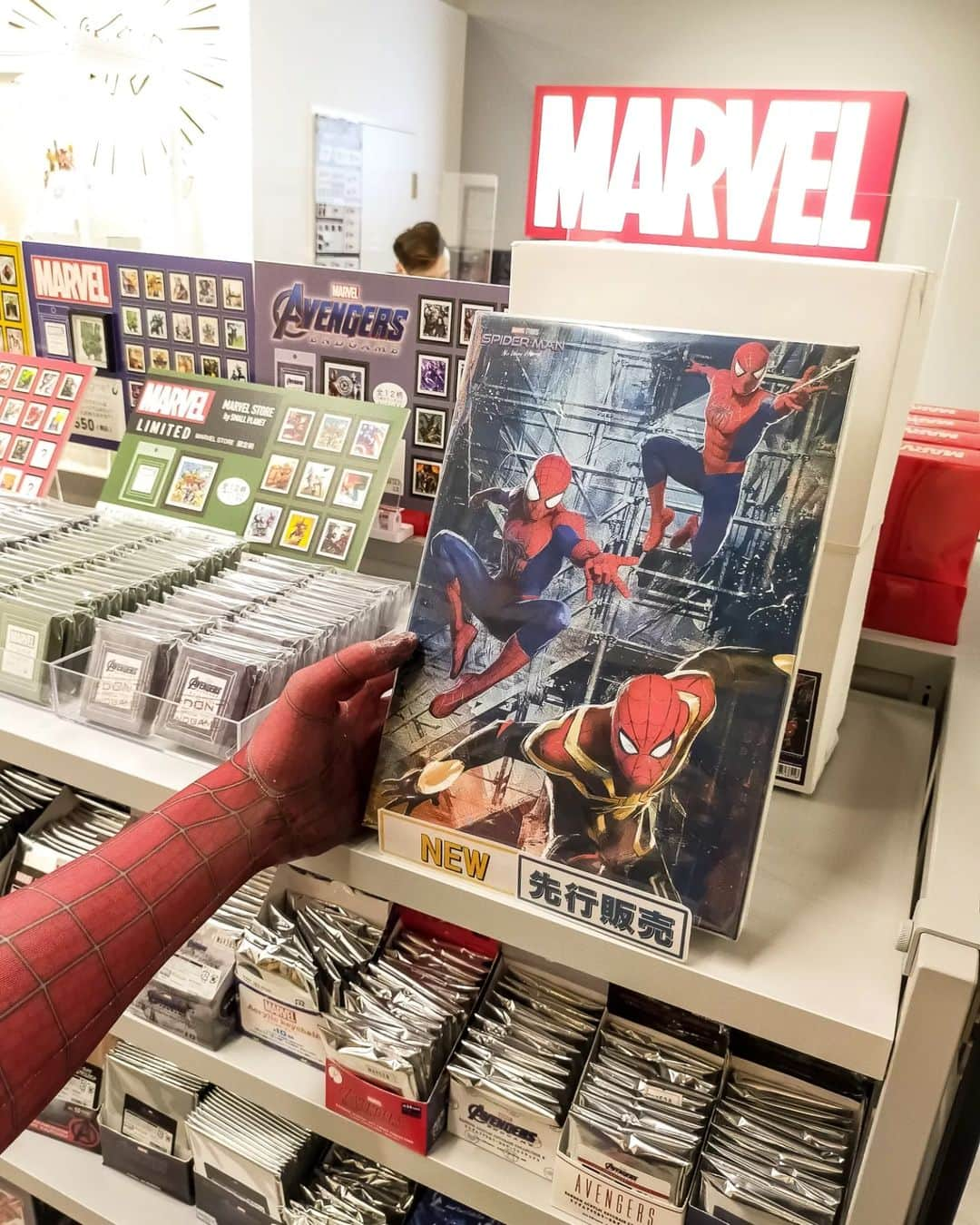 Japanese Spidermanさんのインスタグラム写真 - (Japanese SpidermanInstagram)「・⁡ ■本日、東京ソラマチのマーベルストアOPEN @marvelstyle_jp ・⁡ 一足先にお邪魔してきました😙⁡ ・⁡ 定番の商品はもちろんのこと、⁡ スパイダーマン ノー・ウェイ・ホームの可愛いグッズが先行発売されています🕷⁡ ・⁡ 僕のオススメは小皿（九谷焼）⁡ 和×洋が最高に合ってます。⁡ 立てて飾るのがベスト★⁡ ・⁡ 色々映えるところがあり、ヴェノムのコスプレさんと一緒に行けば面白かったかも・・・ コスプレイヤーの方は以下のメールに📩頂ければ幸いです(^^) marvelmaberu62@gmail.com ・ スカイツリーのすぐ側なので、是非！⁡ ・⁡ #週末ヒーロー#スパイダーマン#マーベル#マーベルコミック#マーベルスタジオ #マーベルグッズ#マーベル好き#アメコミ#アメコミグッズ#マーベル好きな人と繋がりたい#キャプテンアメリカ#アベンジャーズ#アイアンマン#マイティーソー#コスプレ#cosplay#ヴェノム #トニースターク#マーベル展#マーベルコスプレ好きと繋がりたい#marvel#marveljp#spiderman⁡」3月4日 19時18分 - takemix5271