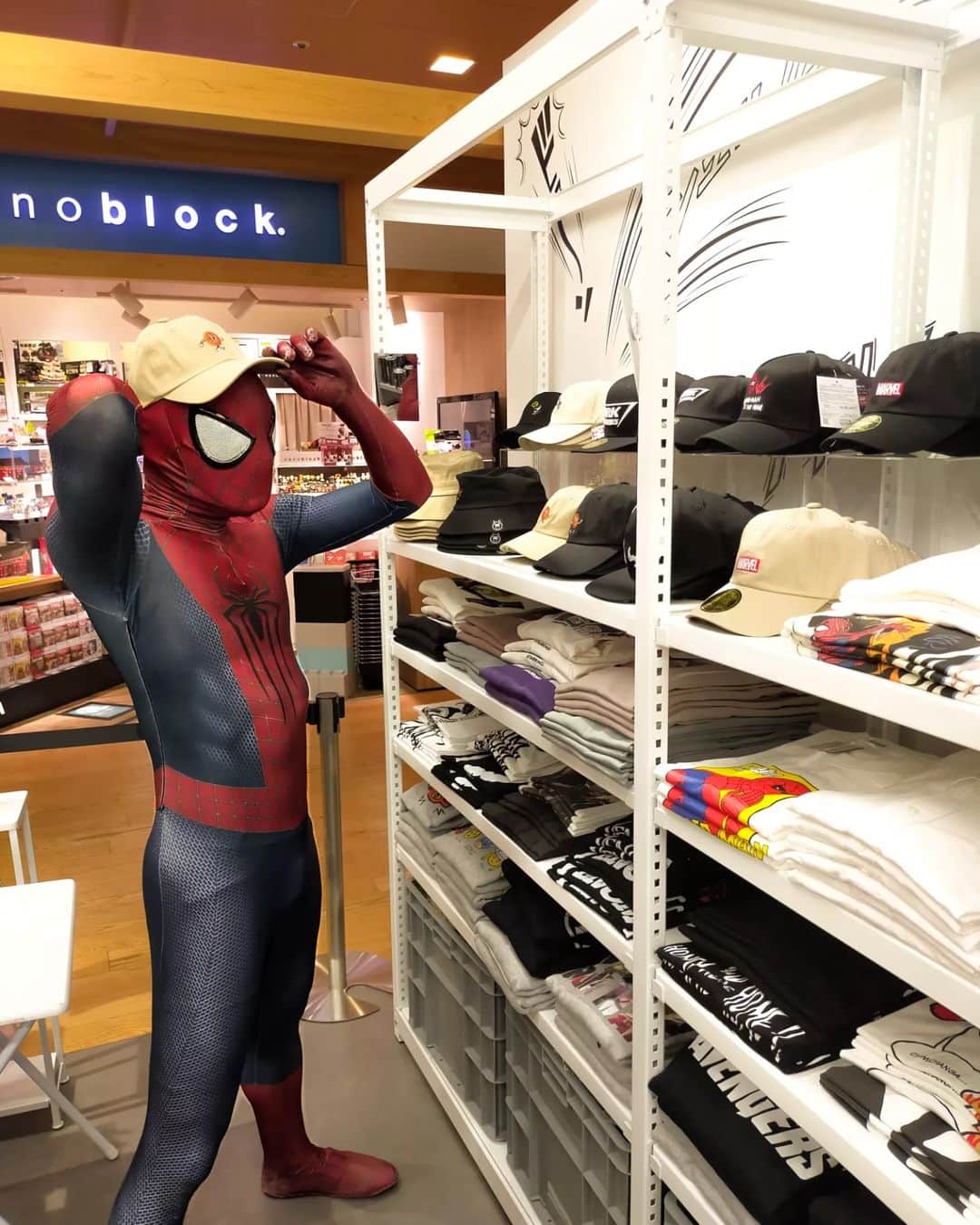 Japanese Spidermanさんのインスタグラム写真 - (Japanese SpidermanInstagram)「・⁡ ■本日、東京ソラマチのマーベルストアOPEN @marvelstyle_jp ・⁡ 一足先にお邪魔してきました😙⁡ ・⁡ 定番の商品はもちろんのこと、⁡ スパイダーマン ノー・ウェイ・ホームの可愛いグッズが先行発売されています🕷⁡ ・⁡ 僕のオススメは小皿（九谷焼）⁡ 和×洋が最高に合ってます。⁡ 立てて飾るのがベスト★⁡ ・⁡ 色々映えるところがあり、ヴェノムのコスプレさんと一緒に行けば面白かったかも・・・ コスプレイヤーの方は以下のメールに📩頂ければ幸いです(^^) marvelmaberu62@gmail.com ・ スカイツリーのすぐ側なので、是非！⁡ ・⁡ #週末ヒーロー#スパイダーマン#マーベル#マーベルコミック#マーベルスタジオ #マーベルグッズ#マーベル好き#アメコミ#アメコミグッズ#マーベル好きな人と繋がりたい#キャプテンアメリカ#アベンジャーズ#アイアンマン#マイティーソー#コスプレ#cosplay#ヴェノム #トニースターク#マーベル展#マーベルコスプレ好きと繋がりたい#marvel#marveljp#spiderman⁡」3月4日 19時18分 - takemix5271