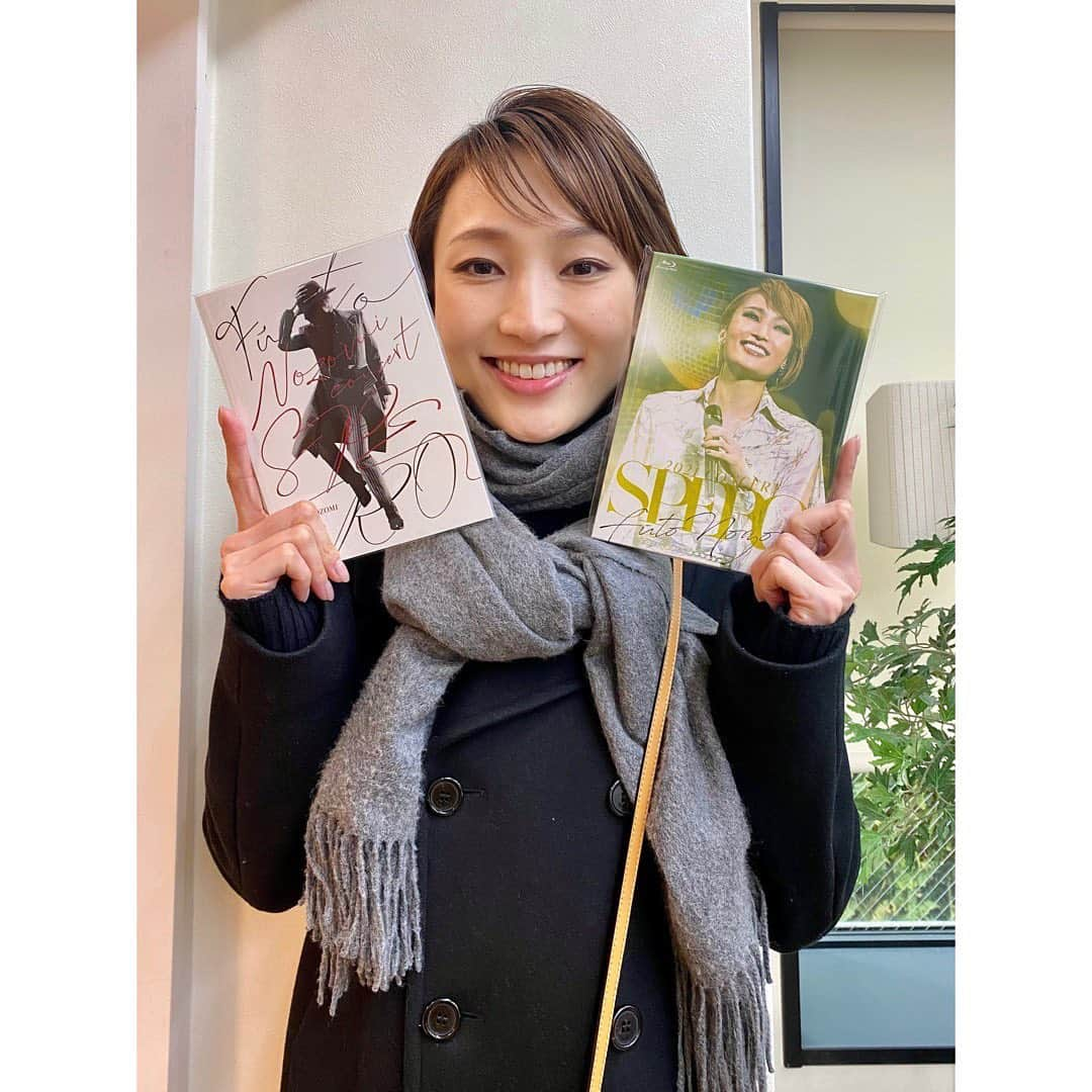 望海風斗さんのインスタグラム写真 - (望海風斗Instagram)「☺︎ 今日から#SPERO Blu-ray一般発売‼︎ #SPEKI な思い出が蘇りました✨ #始まりのバラード もこの時はこの時で色んな思いが詰まっていましたね… #横浜市歌 をあんなに嬉しそうに歌ってたとは😂 ゲストの皆様とのデュエットはまだ観る勇気がありませんが…🙈 ⁡ 皆様どうぞお家でお楽しみください🏠 ⁡ そして昨日は #日経エンタテインメント 発売日でした！ 今回はなんと！大好きな#いきものがかり の #水野良樹 さんとの対談です✨ もう終始前のめりで対談させていただきました‼︎ 水野さんの優しさ、挑戦、音楽やエンタメへの思いを直接伺える日が来るなんて…🥲 本当にありがとうございました！ ⁡ 昨日の#ダイアナ ちゃん 綺麗に咲いてくれた！ いい香りです✨ 人間のダイアナさんも少しずつ育ててます。  小さな#雛飾りは宝塚時代に母が送ってくれた物です。 飾ったの何年ぶり⁈🤣 母が届けてくれたちらし寿司も食べましたし！ 完璧‼︎スペキ‼︎雛祭り‼︎ ⁡ ⁡#我が家に #雛祭りが #帰ってきた 🎎  #望海風斗」3月4日 19時29分 - nozomifuto_official