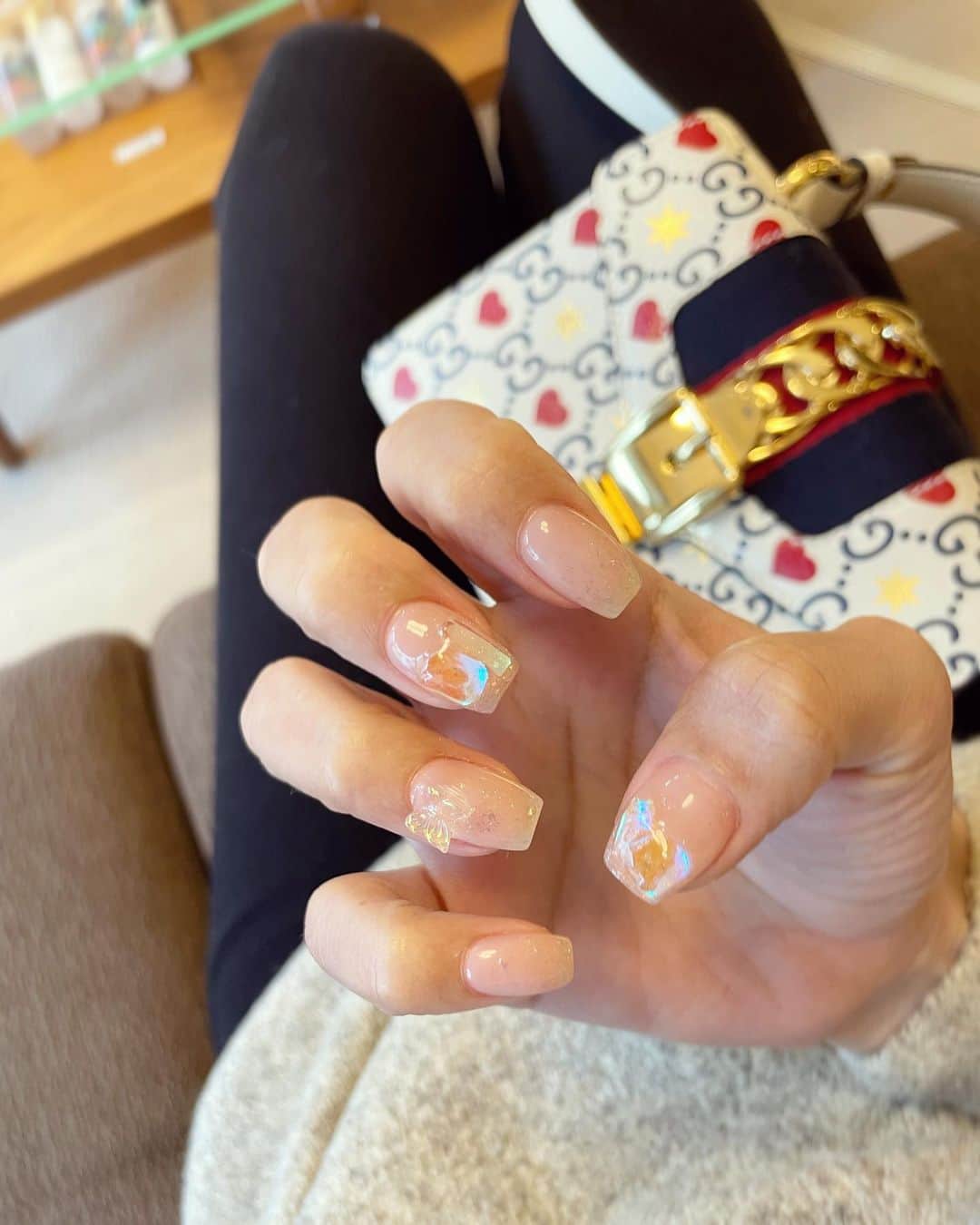 楓のインスタグラム：「にゅーねいる🦋💎  飴ちゃんみたいでかわぴ🍭」