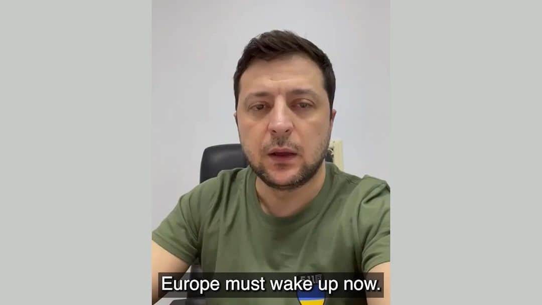 エヴァ・グリーンのインスタグラム：「Russia’s firing even near Ukrainian nuclear power plants puts ALL of Europe at a catastrophic risk far greater than Chernobyl - We must stop Putin!  #repost @zelenskiy_official  ・・・ Europe must wake up now. Europe's largest nuclear power plant is on fire. Right now, Russian tanks are firing upon nuclear units. These are tanks equipped with thermal imagers. That is, they know where they are shooting, they have been preparing for this!」