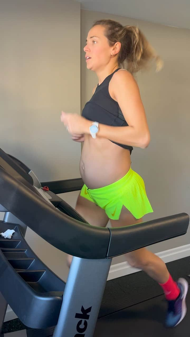 メリッサ・ビショップのインスタグラム：「I don’t know what it is about this pregnancy second time around, but I feel HUGE. I feel like an entire basketball is in front of me… then I see this and realize I have a lot of growing left to do and I don’t actually know HUGE yet 😂  ⠀⠀⠀⠀⠀⠀⠀⠀⠀⠀⠀⠀ This is a gentle reminder that every pregnancy and every woman’s pregnancy will be different. I wasn’t running this much at 19weeks with Corinne. Every single run is a win for me right now. I don’t run every day, I’m off setting with the bike, in hopes of running to the very end. This is new territory for me, running while pregnant. Must. Listen. To. Body.  ⠀⠀⠀⠀⠀⠀⠀⠀⠀⠀⠀⠀ Health of baby first, health of me a very close second, and my training third.  ⠀⠀⠀⠀⠀⠀⠀⠀⠀⠀⠀⠀ #pregnant #babyonboard #bumpisgrowing」