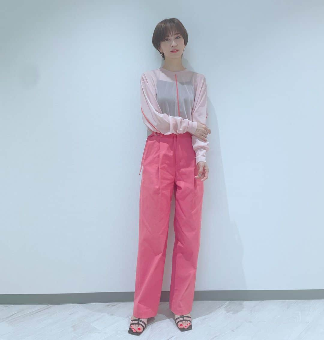 安田美沙子さんのインスタグラム写真 - (安田美沙子Instagram)「今日の衣装❤️  tops.. @clane_official  pants.. @stunninglure  pierce.. @carolinadebarrosjewellery  shoes.. @dhyanadot   #ootd #pink #shooting #work #event #thanks」3月4日 21時44分 - yasuda_misako