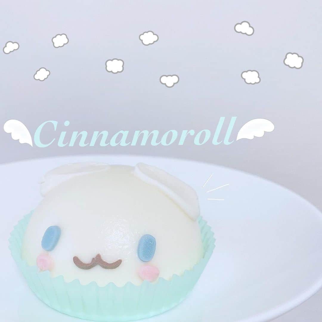 稲垣香織さんのインスタグラム写真 - (稲垣香織Instagram)「☁️ ☁️ ☁️  シナモンのケーキです!!💭  可愛すぎませんか〜？？(≧ω≦) コンビニで見つけて、可愛すぎて連れて帰っちゃいました!!☺️💕 味もとっっっても美味しかったよ😋🍴  #シナモロール #サンリオ #シナモロールケーキ #セブンイレブン」3月4日 22時41分 - kaori.team4_16