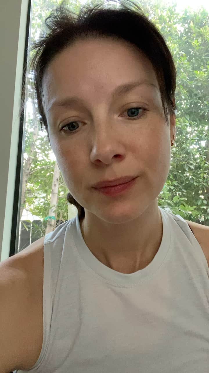 のインスタグラム：「I’m joining with @chooselove and @Cameo in doing some shoutouts to raise funds to help the people currently fleeing the war in Ukraine 🇺🇦… please join me … x」