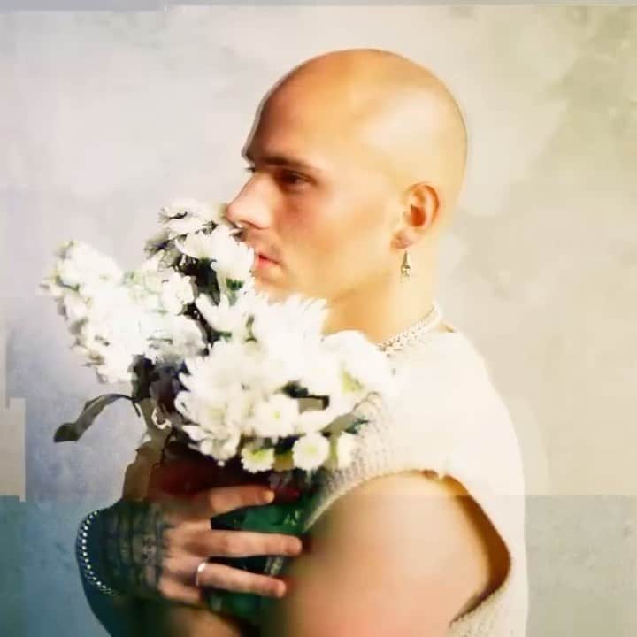 ブランドン・シェイアのインスタグラム：「Doing music for a living is honestly the weirdest… but days like this make it completely worth it. Here’s my new tune “Boy You Like” available on all platforms. Co-wrote this song with Bobi Andonov & @jsongill with additional production by the lovely @_jordanpalmer_ 🤌 can’t forget @grant_slayer who provided guitar SHREDDING 👏 if you like this make sure to give it a share & save it to your favorite playlists. Xoxoxoxoxoxoxo - B」