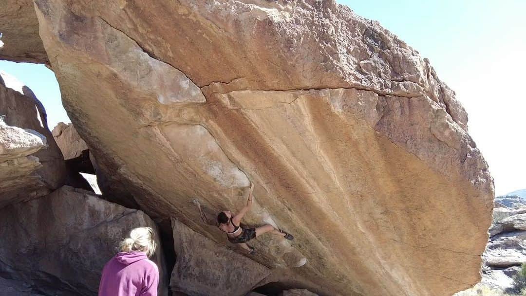 アレックス・ジョンソンのインスタグラム：「Power of Landjaeger V11/8A. Fun one from the Tanks on a day fueled by water and rage. @allisonvest @sad___rodeo」