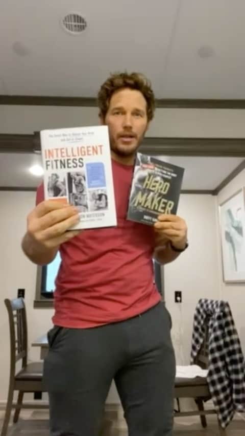 クリス・プラットのインスタグラム：「What’s up from my calves and me! These two guys @duffygaver and @simonwatersonperformance got me from Andy to Star Lord and THAT, you can quote me on. These books will change your life – get Intelligent Fitness and Hero Maker where you buy your books! The links are in my stories for you all.」
