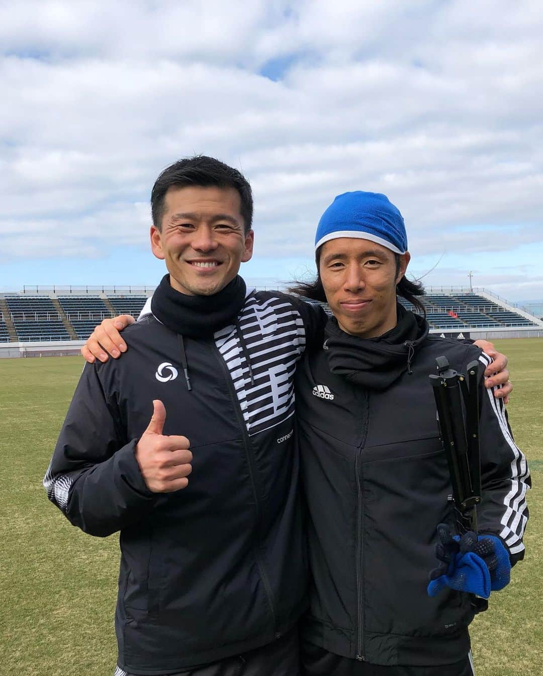 渡邉将基さんのインスタグラム写真 - (渡邉将基Instagram)「引退の最後を 僕がサッカーを始めたキッカケ、永遠の憧れの カズさんとサッカーして終われました。 そこに家族も呼ばせて頂いて、プレーしてる姿を見てもらえました。  最高のサッカー人生。  最高の引退でした。  #サッカーの神様 #ありがとう」3月5日 17時42分 - masakiwatanabe1202
