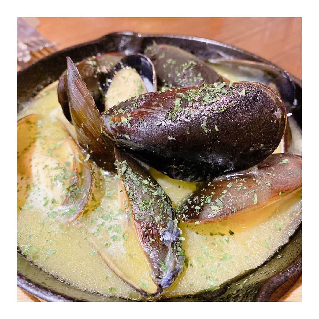 中島安里紗さんのインスタグラム写真 - (中島安里紗Instagram)「お肉食べに行ったんだけど、生牡蠣、帆立、ムール貝と…貝祭りでした🦪お肉ももちろん最高に柔らかくて美味しかったー😋🥩美味しい物食べてる時間が幸せ☺️  #肉 #お肉 #ステーキ #お肉大好き #牡蠣 #生牡蠣 #帆立 #ムール貝 #美味しい #幸せ #食べるの大好き #happy #女子プロレスラー #プロレスラー #prowrestler #中島安里紗 #ごちそうさまでした」3月5日 12時07分 - arisa__nakajima