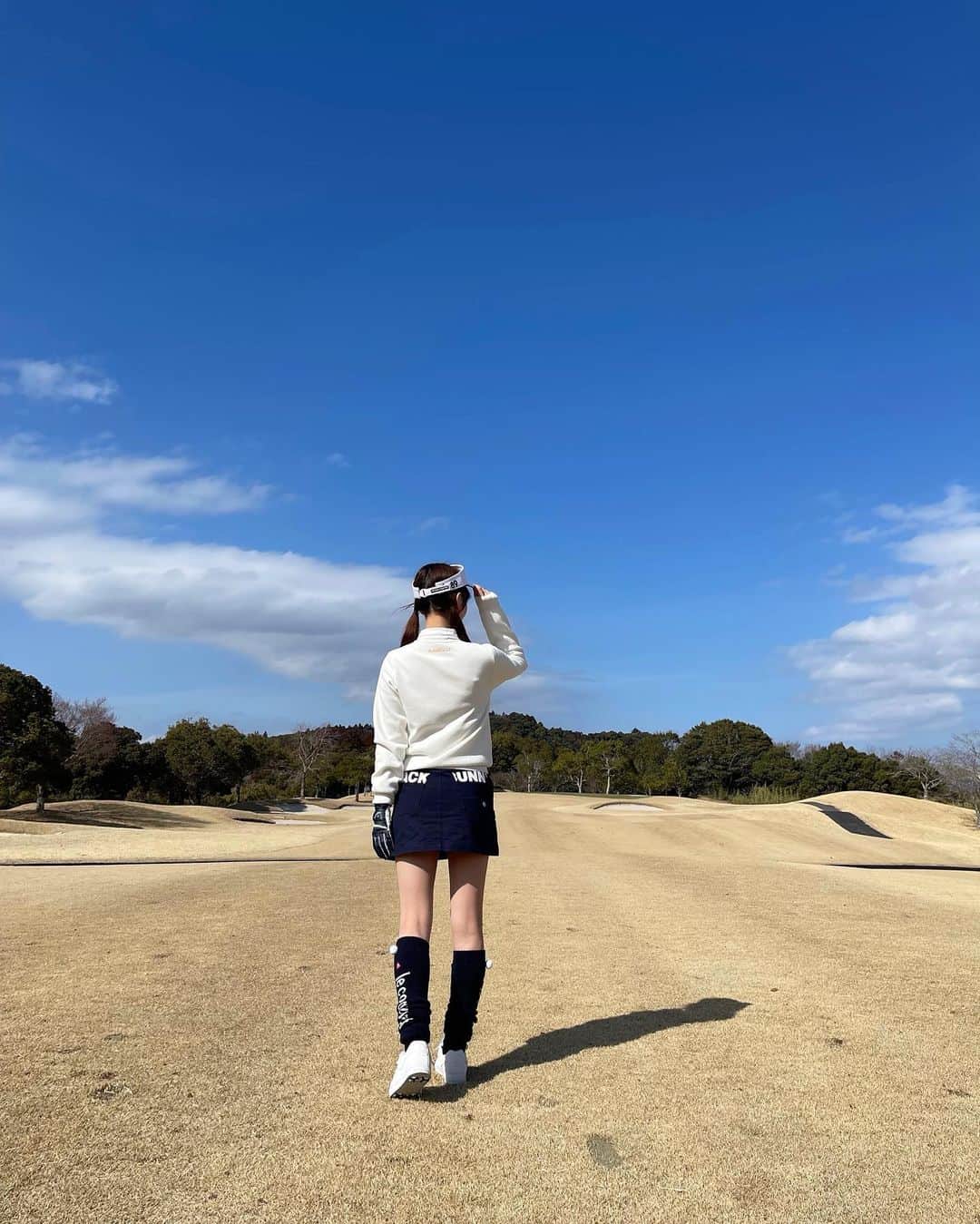 のインスタグラム：「. . 昨日は初ラウンド☀️☀️  まだまだ始めたばかりなので 上手になれるよう頑張らないと😌♡ . . #golf #golfstagram #golflife #golfwear #beamsgolf #jackbunny #golfday  #lecoq #lecoqgolf #pearlygates  #ゴルフ #ゴルフ初心者 #ゴルフレッスン  #ゴルフ女子 #ゴルフウェア #ゴルフコーデ  #ゴルフ好きな人と繋がりたい #山根千佳」