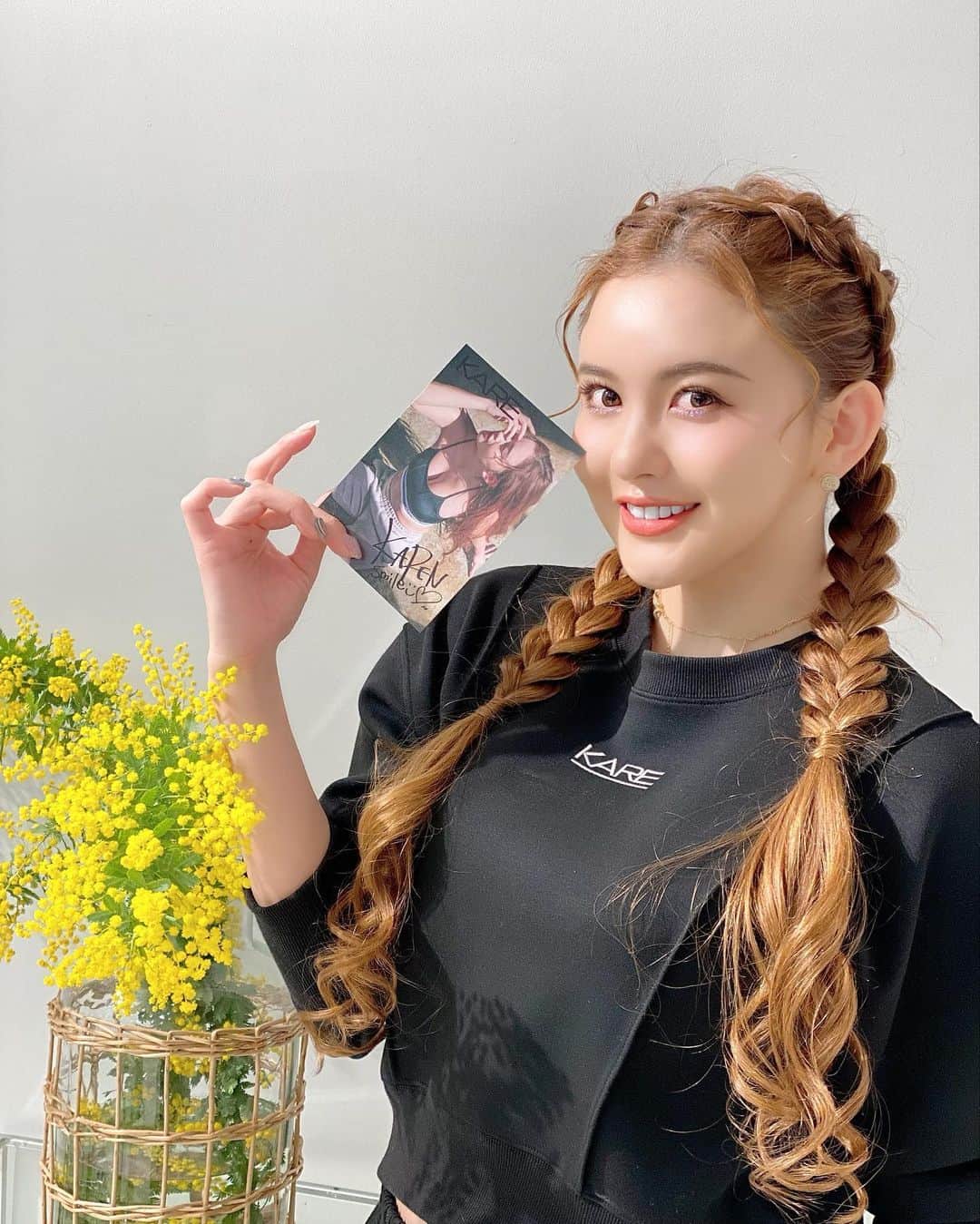 CYBERJAPAN Staffのインスタグラム：「渋谷PARCOにて、 @kare_official2022 pop up storeオープンしました❣️ @cjd_karen が、本日土曜日と明日日曜日にお待ちしています！ ツーショットチェキなどの特典会もあるので是非お立ち寄りください。 💐  #kare #cyberjapan #サイバージャパン」