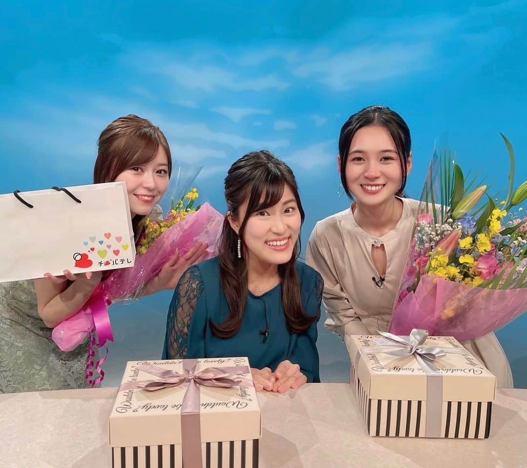 荒町紗耶香のインスタグラム：「【番組卒業】明日、3月6日(日)朝9:00〜放送 🌸  今回は、千葉市内で楽しめる”スポーツ“を大特集！  ■ビーチテニス🏖【@beachtennis_chiba】  ■パークゴルフ🏌🏻‍♀【フクダ電子ゴルフパーク】で検索🔎  ■ボルダリング🧗🏻‍♀️【@beaks.climbing】  どの競技も初めて体験したけど、道具もレンタルで揃ってるし、ルールも分かり易くてすぐに慣れてくるから、すっごく楽しめました！ 今度は家族や友達と一緒にやりたいな〜😆✨  そして、運動したあとに食べた”生地もソースも手作りのピザ“は格別でした！ モッチモチです！笑  ■アメリカンピザ🍕【@pizza_trunk】  日梨ちゃんと私の番組卒業回になります📺 是非みてね ◡̈ ♡｡･ﾟ  #ザサンデー千葉市 #千葉テレビ #チバテレ #千葉市 #3月放送 #ロケ #番組卒業 #千葉市内 #千葉市スポーツ #稲毛海浜公園 #稲毛の浜 #ホワイトビーチ #ビーチテニス #蘇我スポーツ公園 #フクダ電子 #パークゴルフ #ボルダリング #アメリカンピザ #スポーツ特集」