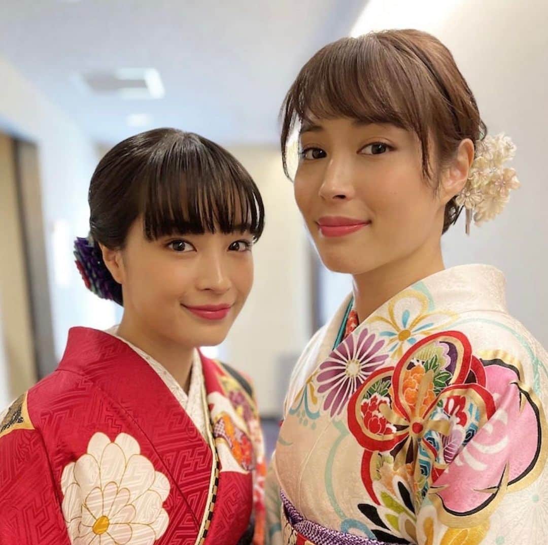 星來のインスタグラム：「国宝級女優 広瀬姉妹。 #女優 #国宝級 #広瀬すず #広瀬アリス #美人 #姉妹 #浴衣 #いいね返し #インスタ映え #instagood #instalike #f4f #l4l #likeforlikes #likeforfollow #いいねした人全員フォローする #お洒落さんと繋がりたい #美男美女と繋がりたい」