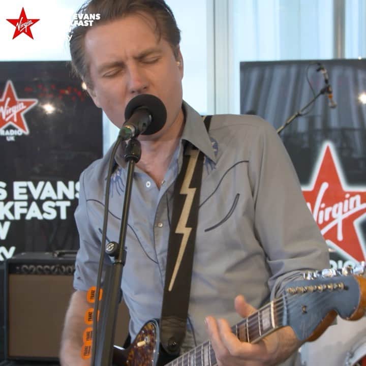 のインスタグラム：「Performing a cover of Tainted Love as part of The Chris Evans Breakfast show on @virginradiouk.」