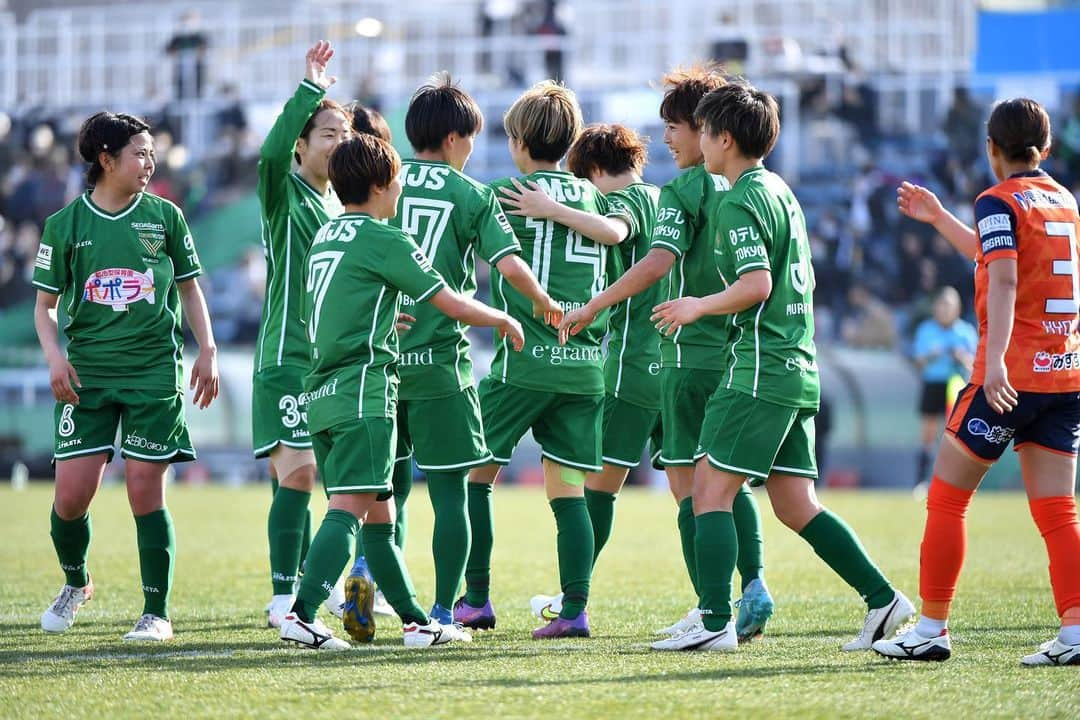 北村菜々美さんのインスタグラム写真 - (北村菜々美Instagram)「WEリーグ後期開幕しました⚽️ ひとまず+3🔥🔥🔥  皆で喜べるって嬉しい🥺❤️ また次に向けていい準備していきます🙌 #yogiboweleague  #日テレ東京ヴェルディベレーザ」3月5日 20時34分 - nanami.k_7