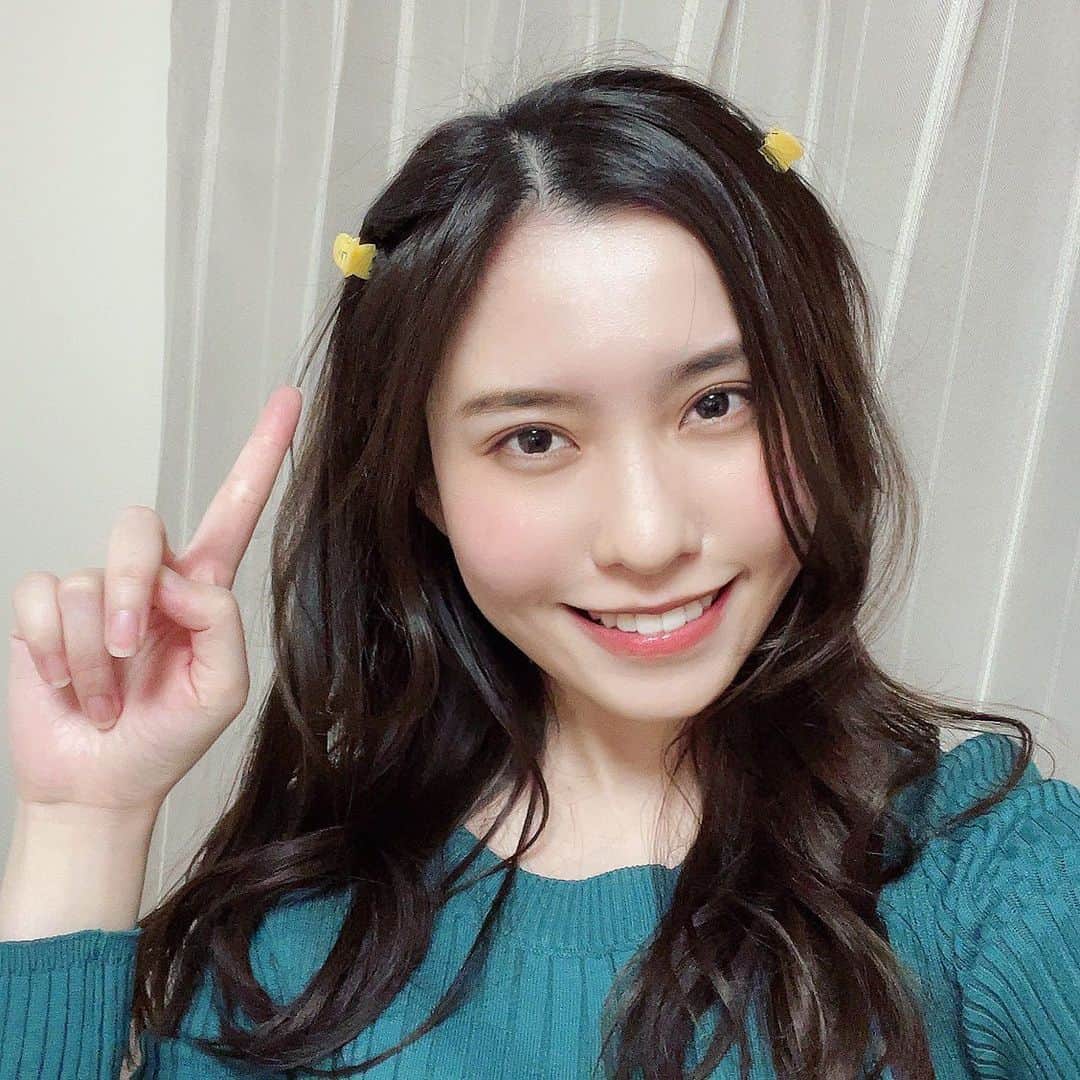 春名風花のインスタグラム：「最近ハマってる髪型🌸  #春名風花 #ヘアアレンジ」