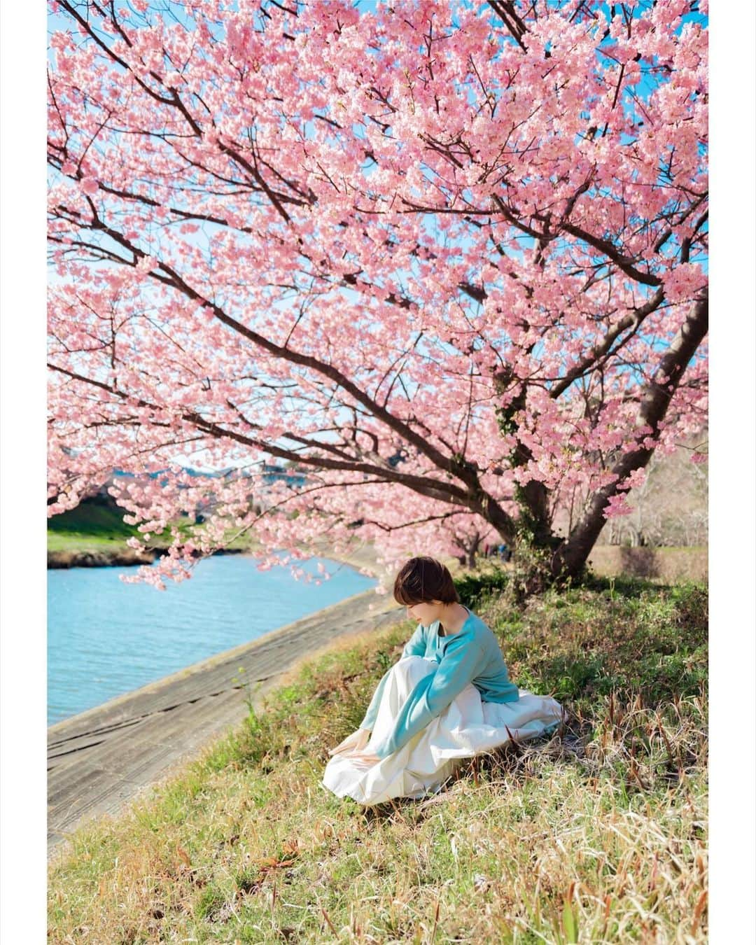 佐藤俊斗さんのインスタグラム写真 - (佐藤俊斗Instagram)「2022年桜の絶景。 ⁡ この場所へ訪れるのも今年で3年目となりました。 ずっと変わらない景色。今年も最高の桜並木でした。 是非見てみてください🌸 ⁡ ⁡ ⁡ ⁡ ⁡ ⁡ ⁡ ⁡ #2022年春 #夕陽と桜  #佐藤俊斗 #桜写真 #さくら」3月5日 22時09分 - shuntosato