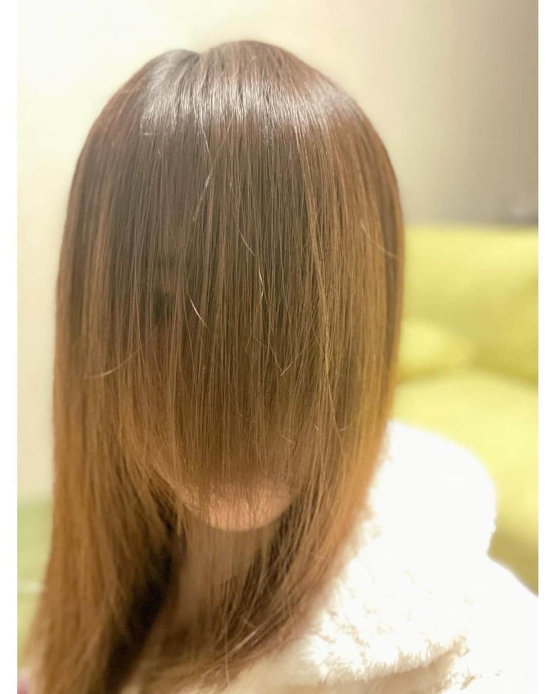 三石佳那のインスタグラム：「新たな髪型どうでしょう？  人生で1番前髪が伸びました！笑  #お化けじゃないよ #前髪 #コロナ禍のお家あそび #啓蟄 #20代最後の夜」