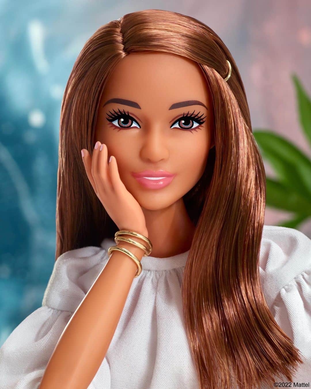 バービーさんのインスタグラム写真 - (バービーInstagram)「The #BarbieStyleCollection x @tenoverten | This limited-edition nail polish trio is a perfect 10. As the leader in conscious nail care for over a decade, @tenoverten offers less-is-more nail care solutions that cleanse, nourish, color, and gloss without harmful ingredients. ⁠ ⁠ This exclusive trio offers three Barbie-inspired colors:⁠ ✨The Robertson, a sparkly gold metallic, created for stars and star-gazers alike. ⁠ 🤍 The Rodeo, a chic, pearly off-white with a luxe, shimmery sheen. ⁠ 💕 The Malibu, a pale, pastel pink reminiscent of sunsets over the Pacific.⁠ ⁠ Shop the polish trio now on BarbieStyle.com and tenoverten.com to support some of our favorite female-founded brands during #WomensHistoryMonth. To learn more about the #BarbieStyleCollection visit barbiestyle.com. 💕 #barbie #barbiestyle」3月5日 23時45分 - barbiestyle