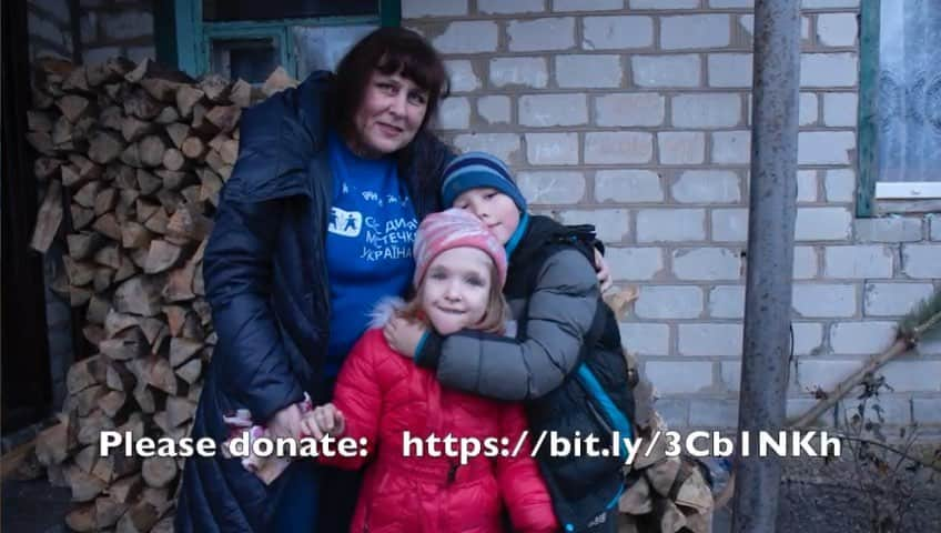 ペトラ・ネムコバのインスタグラム：「One of the many incredible organizations which we at @allhandsandhearts have been working with every single moment of the last few days is SOS Villages Poland - @soswioskidzieciece. After orphan children are rescued from Ukraine they are received by them in Poland. They are taking care of these children with all their heart today and will be for a long time. Please support them & see bellow what they need.  🙏💛💙💛🙏  Thank you to incredible @ecoshaker & @alexilubomirski   🚨URGENT CALL to ACTION🚨  *98,000 Ukrainian children are currently in traditional orphanages.  *64,000 Ukrainian children are currently in foster homes and they are in danger of being abandoned.  *Currently, SOS Children’s Villages Poland has evacuated 95 children as of March 4th, 2022.  *SOS Children's Villages Poland is still open to support Polish government’s efforts, NGOs actions, activists, businesses who want to support the evacuation of more Ukrainian children and foster families to provide them with proper care (long term shelter, food, therapists, education and much more!).   ❤️URGENT NEEDS❤️  *Urgent medical care, trauma and health support.  *Safe locations to host children short term and long term.   *Ukrainian speaking child and family psychologists residing in Poland.  *Ukrainian/Polish translators residing in Poland.  PLEASE SHARE THIS FAR AND WIDE WITH ALL YOUR COMMUNITIES.  THANK YOU & please DM or e-mail us (info. in bios).  Ecoshaker is working with @soswioskidzieciece @allhandsandhearts @pnemcova @alexilubomirski and many more incredible activists and friends, to save as many children as possible.  PLEASE JOIN OUR EFFORTS and this web of love to save the forgotten children of Ukraine. They don't deserve to suffer from war and to be left alone. They are innocent and should be given the chance to have a happy and peaceful childhood💔!   ✨DONATION LINK IN BIO✨ https://bit.ly/3Cb1NKh  If you need to donate to US 501c3 charity then use @allhandsandhearts link in my bio.   More soon!!  #soschildrensvillages #soschildrensvillagespoland #sosochildrensvillagesukraine #allhandsandhearts #peacenotwar  #uniteforthechildren #endthewarnow #allhandsondeck」