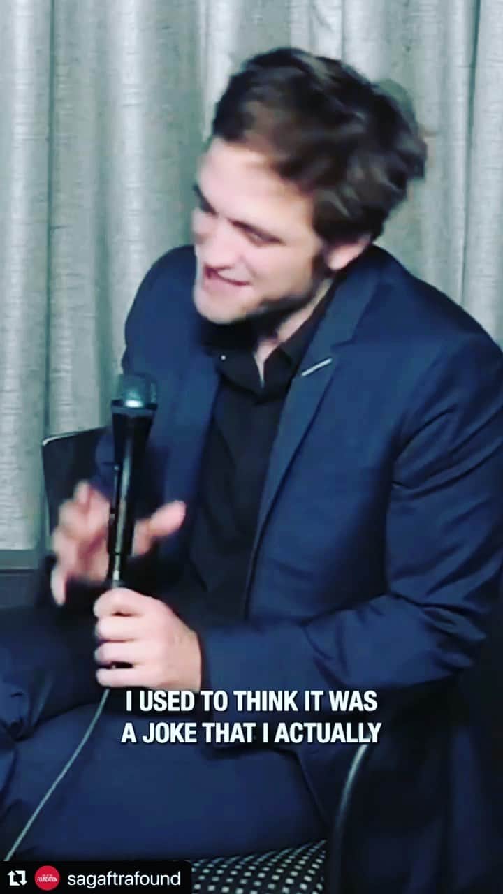 ピーター・ファシネリのインスタグラム：「Rob spills my secret acting technique. lol Looking forward to seeing him use it in #TheBatman (proud of you son!) 😉 Go see him in @TheBatman - in theaters Now!」