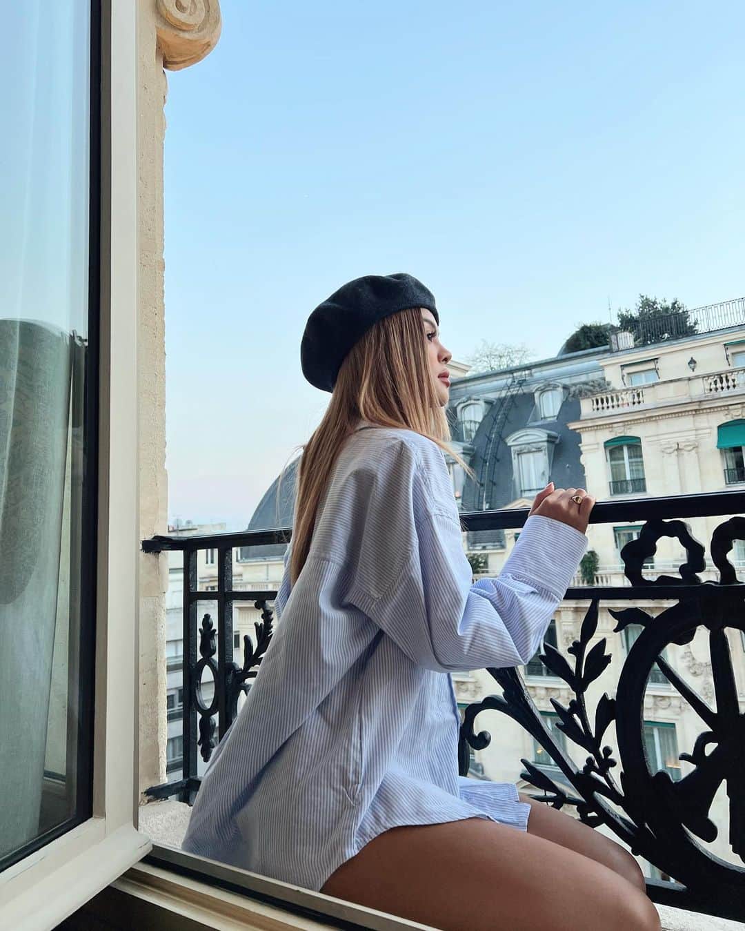 のインスタグラム：「My first PFW 👀 🇫🇷」