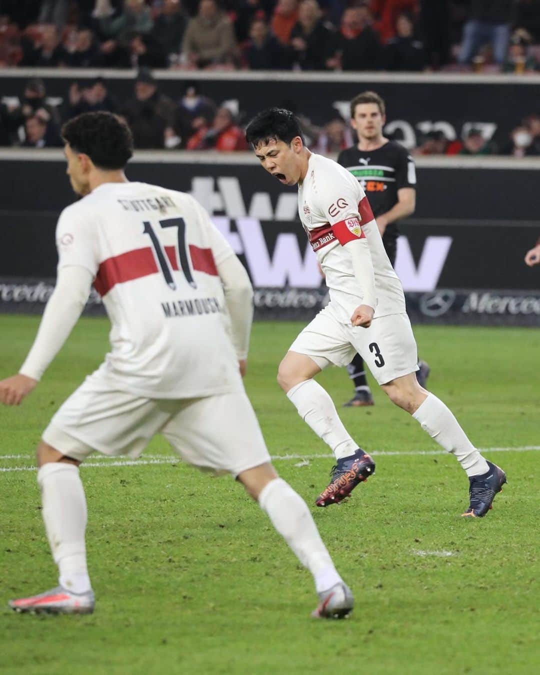 遠藤航のインスタグラム：「Thank you for your all support VfB fans ❤️‼️ Finally we are back on wining way💪 Let’s keep it on going 🔥 . #vfb #stuttgart #germany  #bundesliga #football #⚽  . #シュツットガルト #サッカー #ブンデスリーガ #🇩🇪 #wataruendo」