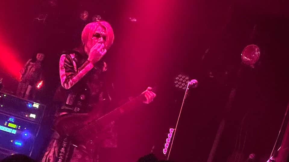 のインスタグラム：「「是空是色」茨城公演🤔 弾いてない🤔」