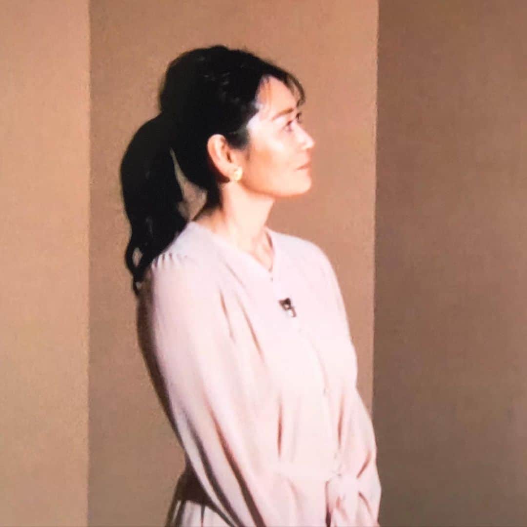 のインスタグラム：「国立新美術館　メトロポリタン美術館展のナビゲーターをさせて頂きました。  ルネッサンスから西洋絵画の500年を、国立新美術館主任研究員の宮島さんに解説して頂きました。幸せなお仕事でした❤️  放送は…昨日という、また告知忘れ。 再放送の時には事前に告知をします！」