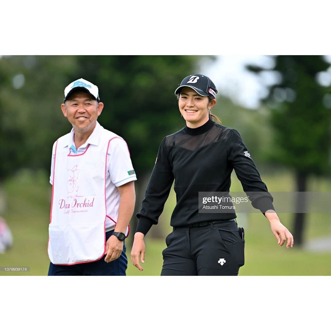 渡邉彩香のインスタグラム：「. . ダイキンオーキッドレディス 応援ありがとうございました⭐️  たくさんのギャラリーの方の前でプレーできて、とても楽しかったです！！  全力でプレーしました！！！ それが結果には繋がらなかったけど、 オフの成果を感じられるところもたくさんあって、ワクワクする4日間でした！！😊  この悔しさを忘れずに、 今シーズン戦っていきます！👊👊👊」