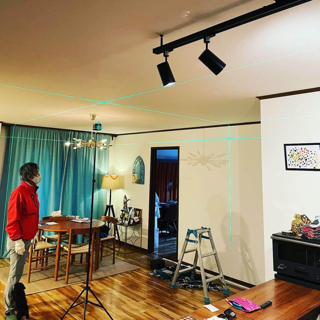 内藤陽子さんのインスタグラム写真 - (内藤陽子Instagram)「大きなシルクスクリーンを飾った✨✨✨ 故・古谷エイジ氏から譲り受けた一点もの。 彼の好きなローリング・ストーンズ⚡️ 私が28歳の時、 GARNIの古谷エイジ氏と結婚。 3ヶ月後に亡くなりました。 たくさんの想いがあって、12年経ってやっと飾れるようになりました。 今でも心に居ます。  #古谷エイジ #garni #rollingstones  #KeithRichards」3月6日 22時16分 - dadaflora