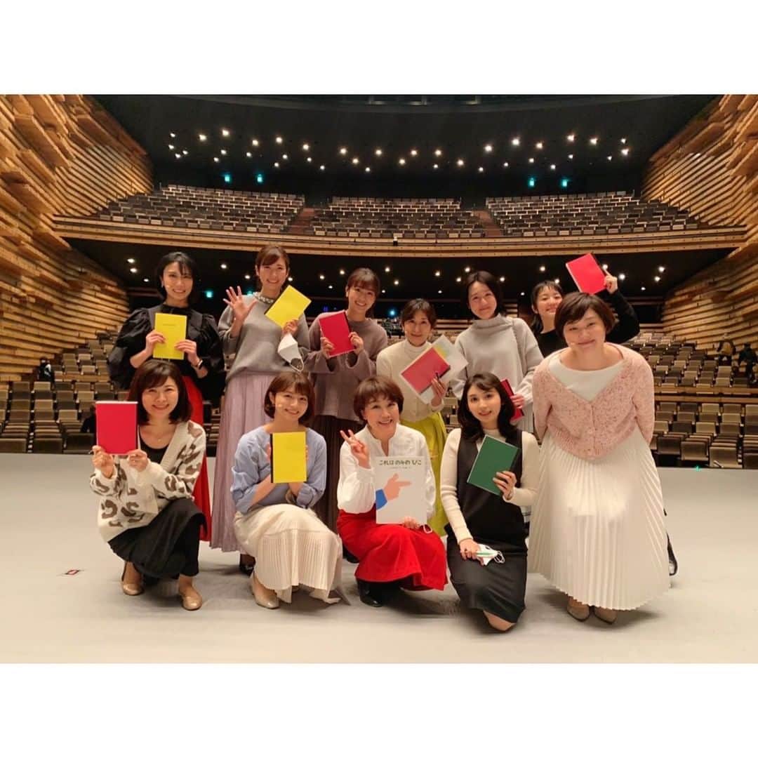 玉巻映美さんのインスタグラム写真 - (玉巻映美Instagram)「. #コトノハ2022 ご来場いただいた皆さま、 ありがとうございました🤍🤍 皆さんのリアクションや拍手があたたかくて 生の舞台はやっぱり良いなぁ〜と 実感しました！！！ また来年も楽しみです😊」3月6日 22時40分 - eimi_tamamaki