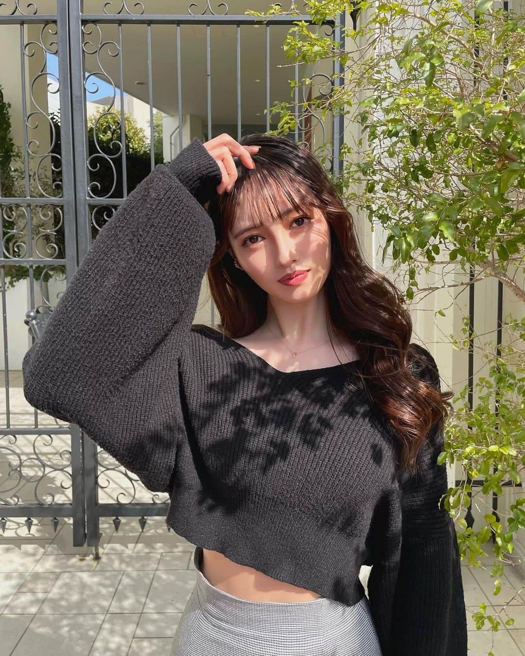 宮内理沙のインスタグラム：「🌿 . . 実は人生初の扁桃炎になって地獄のような日々を送っていましたが無事復活しました🥲💭 水も飲めなくなった時はどうなるかと思ったけどしっかり休んでもうほとんど何でも食べれるようになりました🥺✨ ご迷惑、ご心配をおかけしました🙇‍♀️ . . . #レースカーテン問題に沢山お答えいただきありがとうございました」